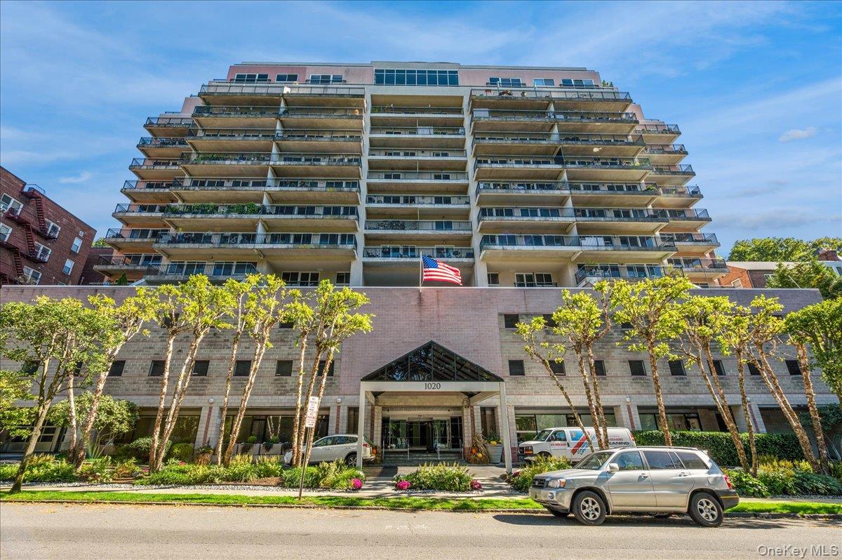 #4 photo, 1020 Warburton Avenue, Yonkers , NY 10701