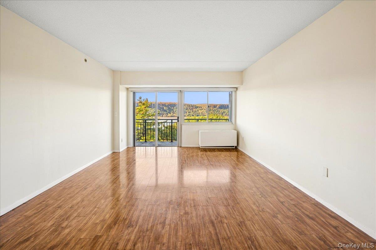 #6 photo, 1020 Warburton Avenue, Yonkers , NY 10701