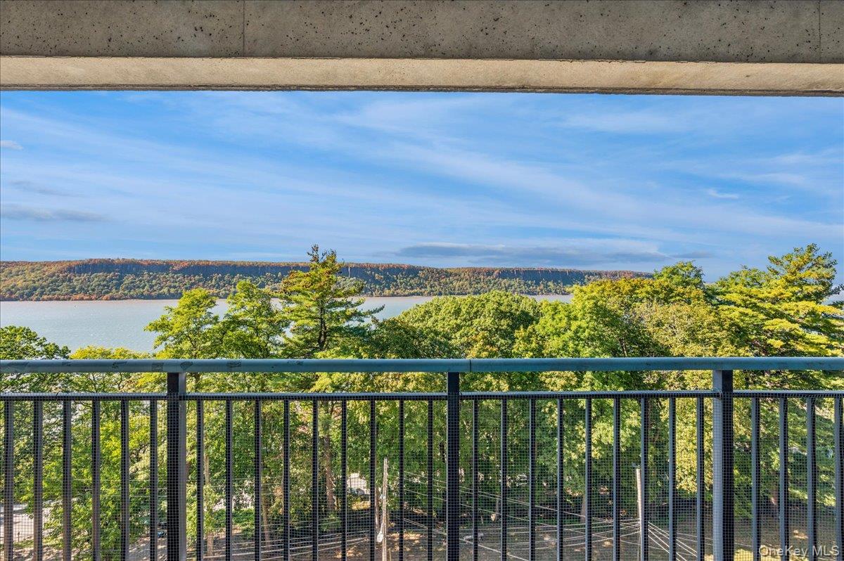 #8 photo, 1020 Warburton Avenue, Yonkers , NY 10701