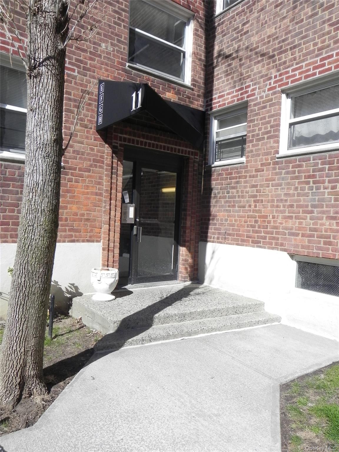 #2 photo, 11 Schenck Avenue, ナッソー郡 Great Neck , NY 11021