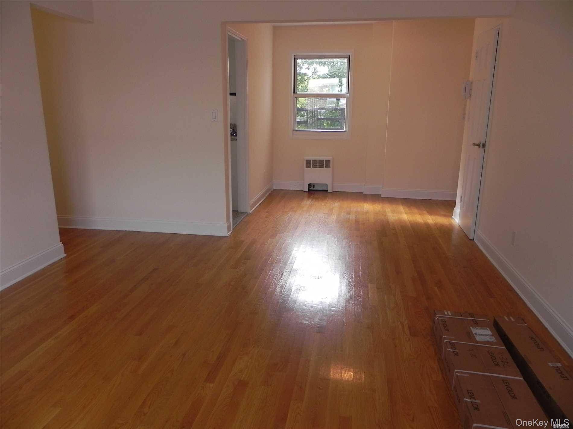 #3 photo, 11 Schenck Avenue, ナッソー郡 Great Neck , NY 11021