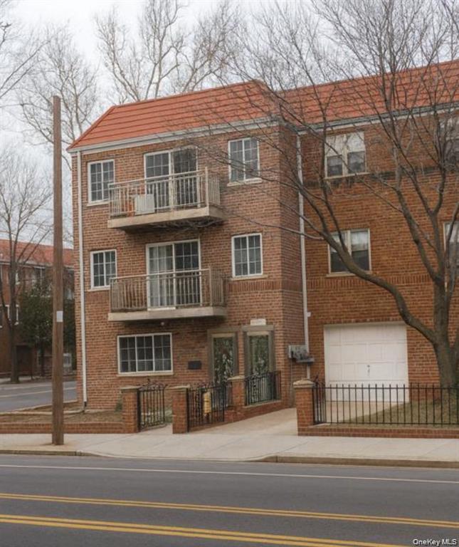 #1 photo, 72-01 31st Avenue, クイーンズ区 East Elmhurst , NY 11370