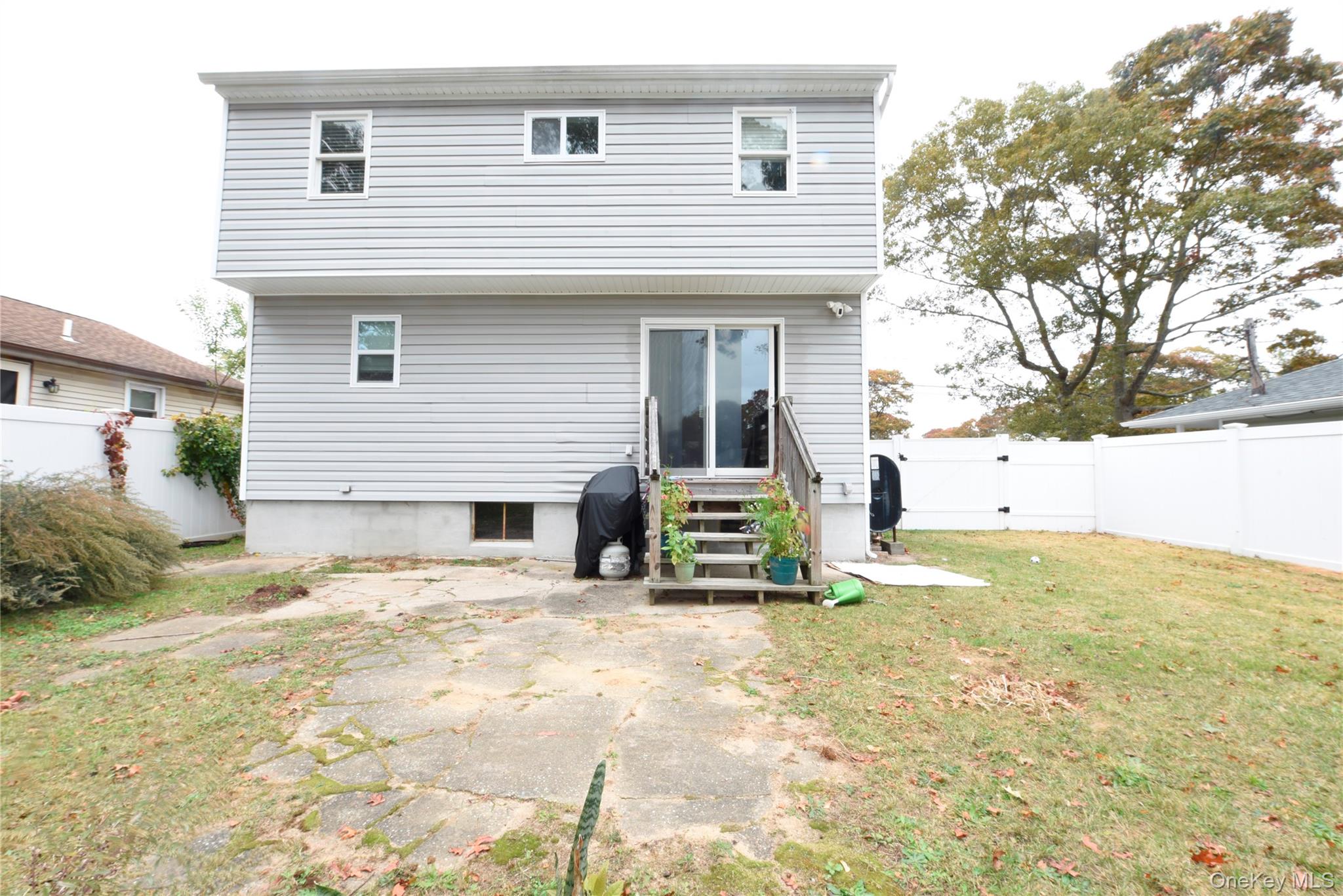 #19 photo, 18 Pennwood Drive, サフォーク郡 Mastic Beach , NY 11951