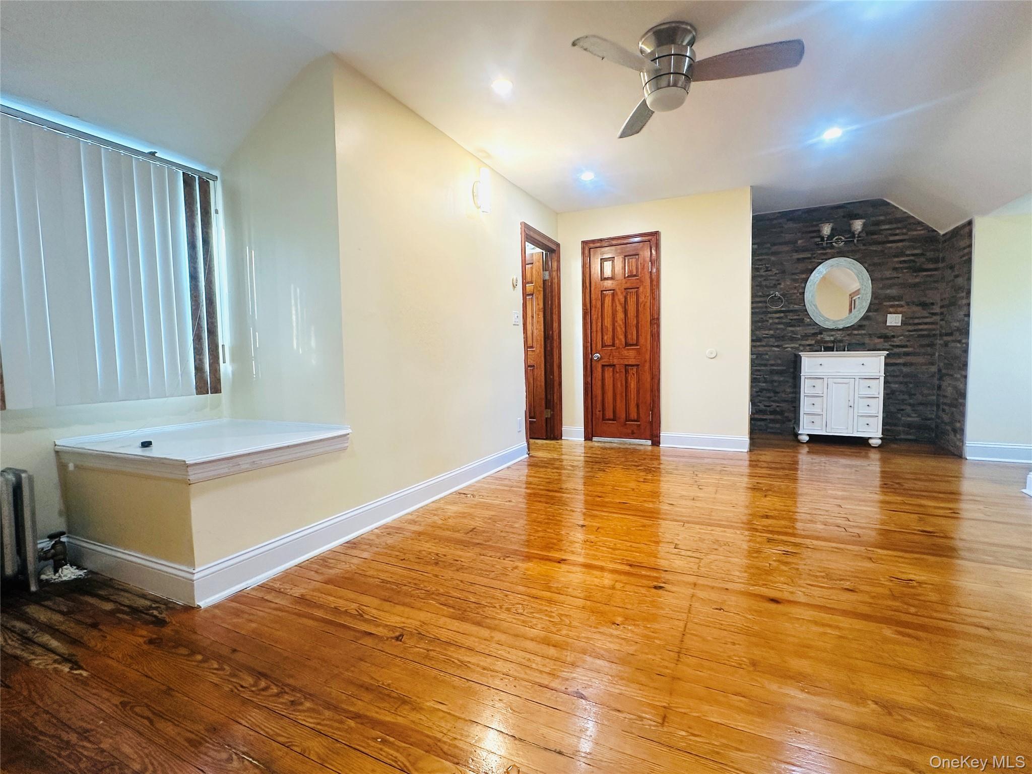 #18 photo, 14570 159th Street, クイーンズ区 Jamaica , NY 11434