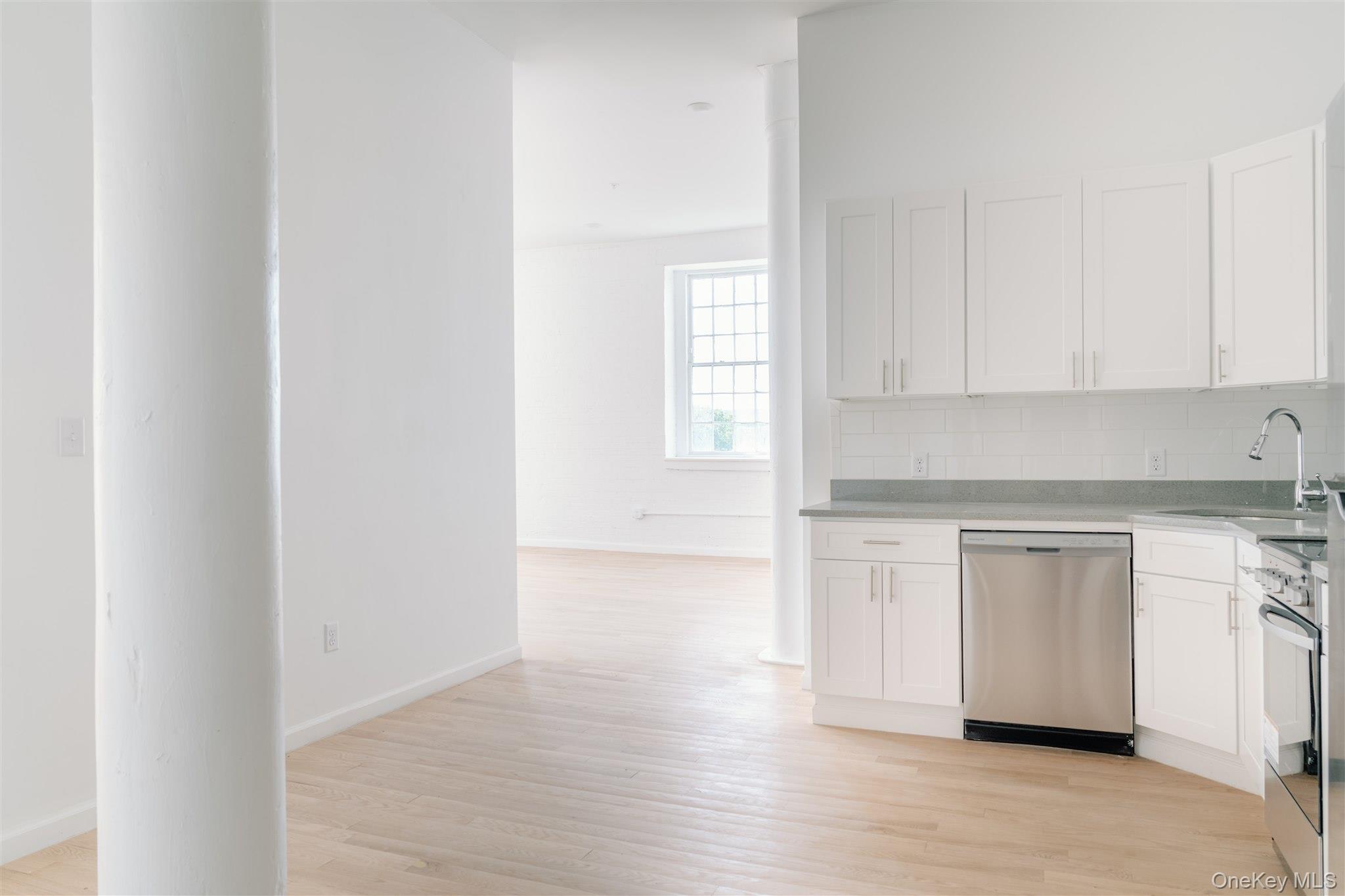 #8 photo, 155 River Street, Troy , NY 12180