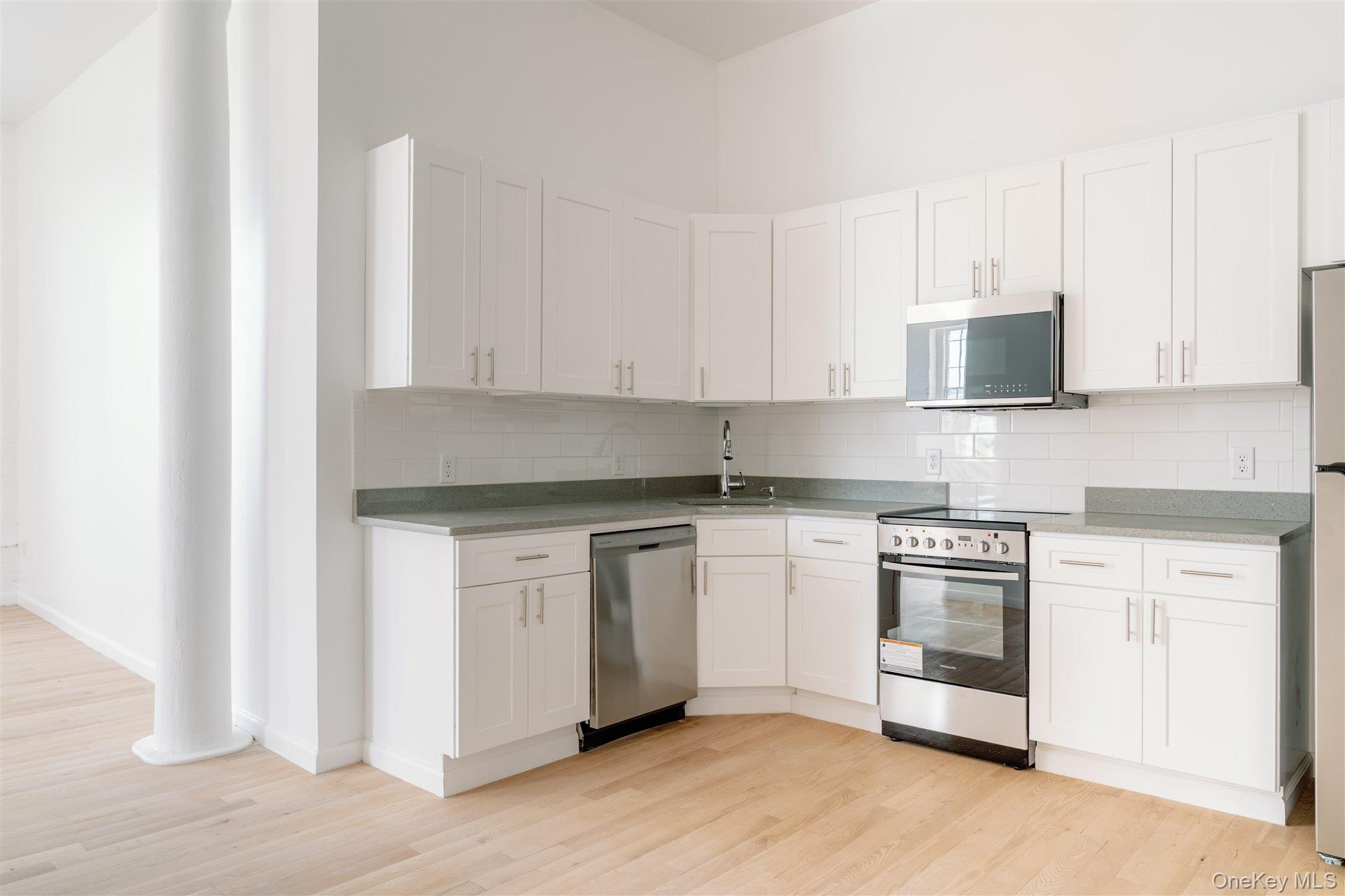 #9 photo, 155 River Street, Troy , NY 12180