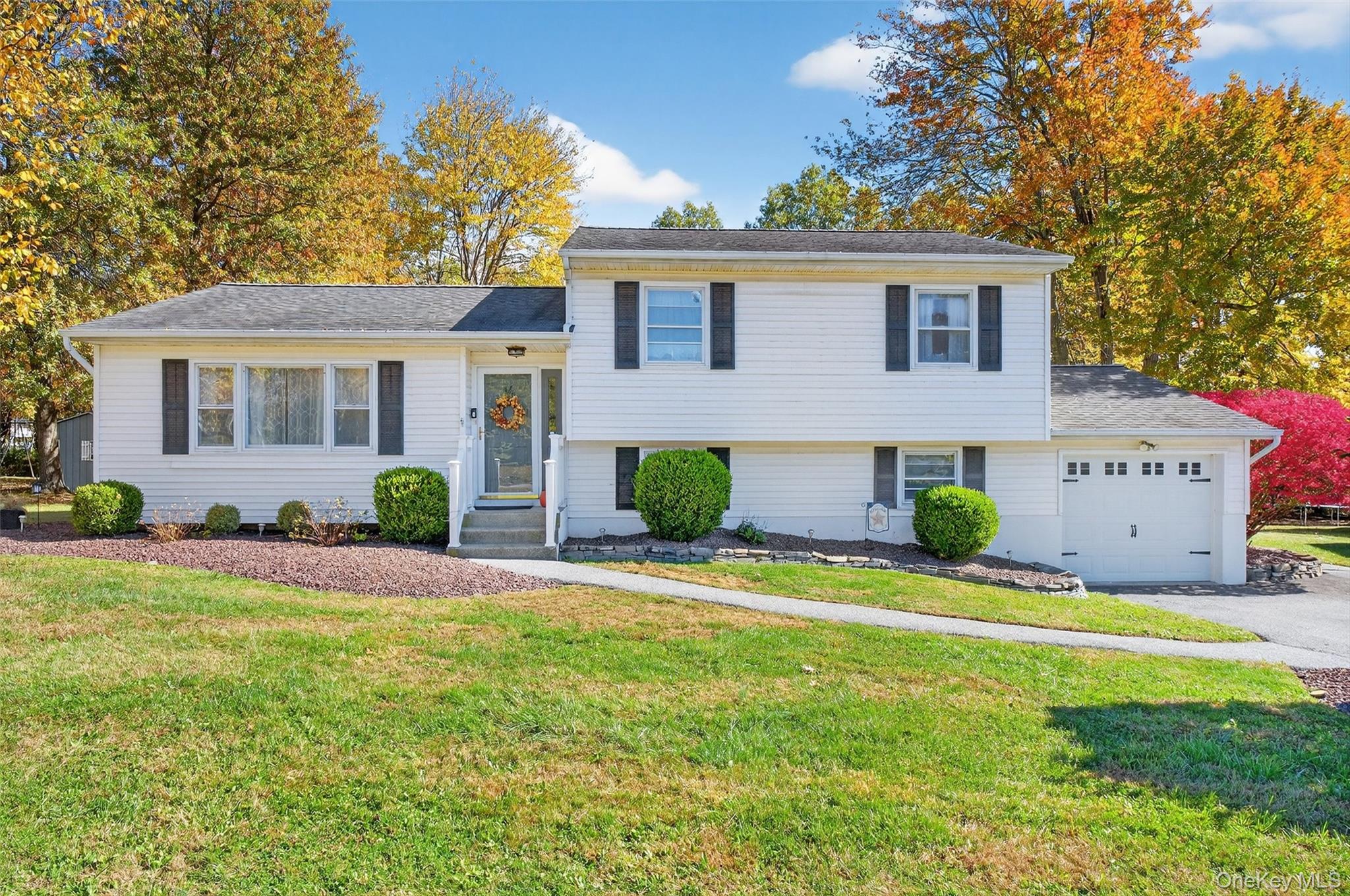 #1 photo, 14 Somerset Drive, Washingtonville , NY 10992