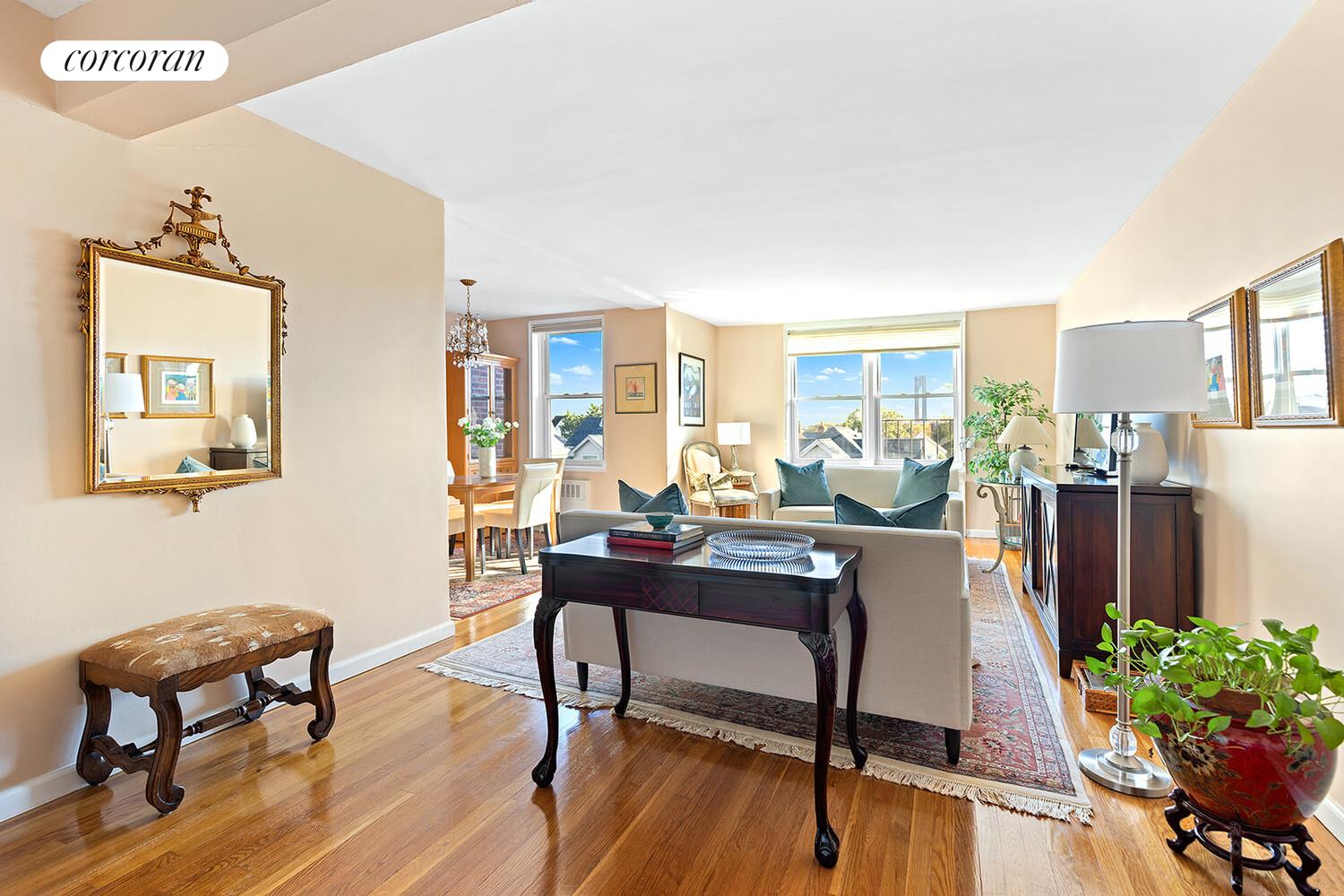 #1 photo, 8301 RIDGE Boulevard, ブルックリン区 Bay Ridge , NY 11209