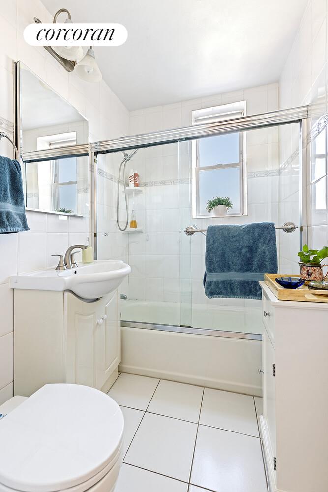 #7 photo, 8301 RIDGE Boulevard, ブルックリン区 Bay Ridge , NY 11209