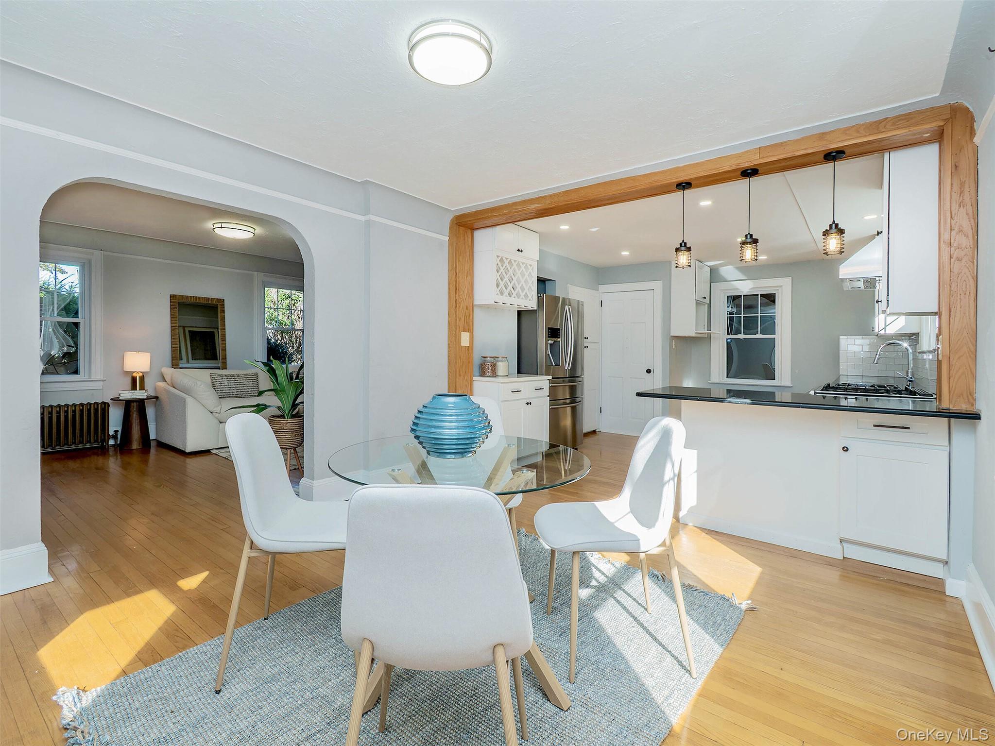 #12 photo, 16 Avenue A, ナッソー郡 Port Washington , NY 11050