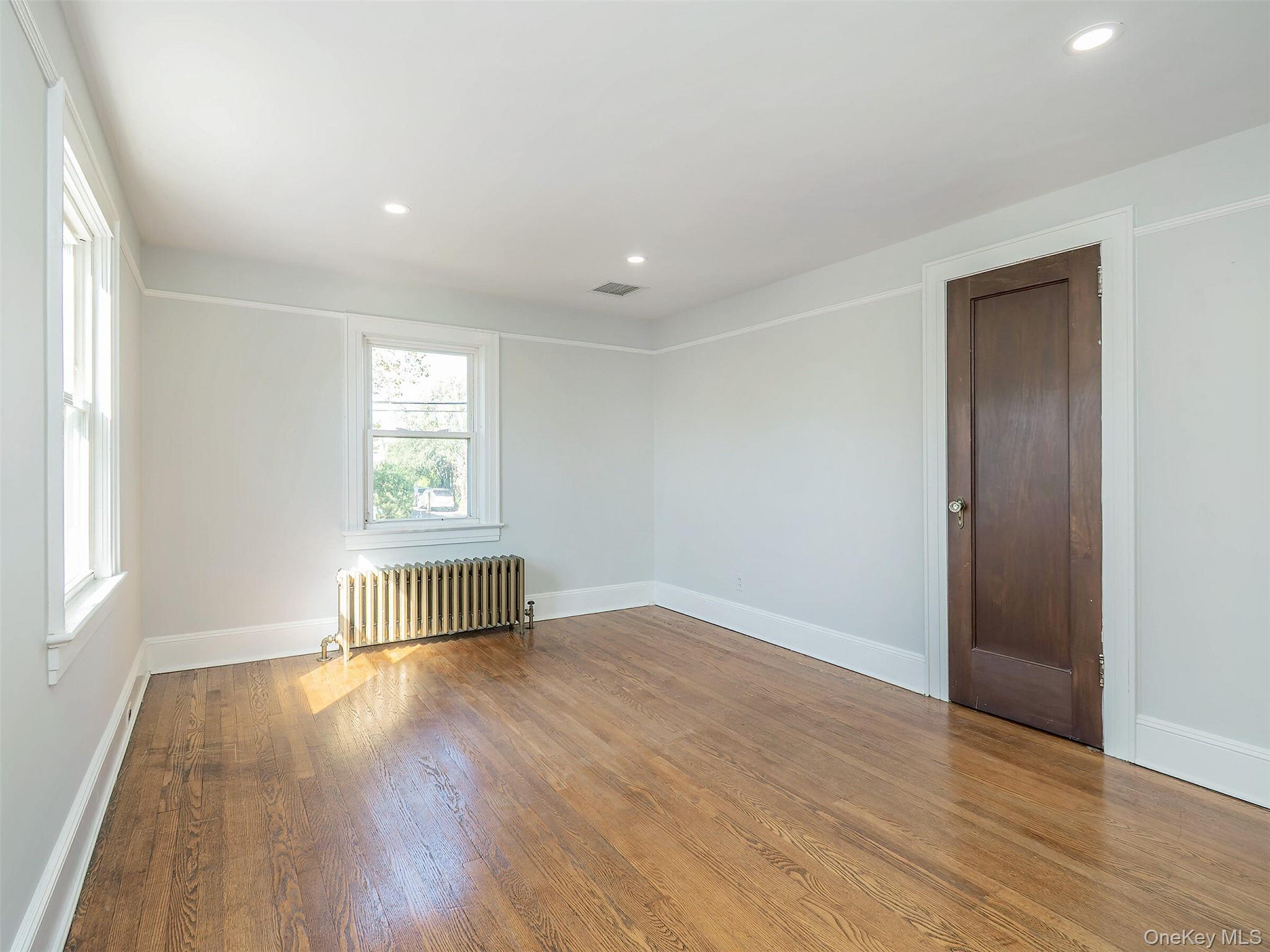 #15 photo, 16 Avenue A, ナッソー郡 Port Washington , NY 11050