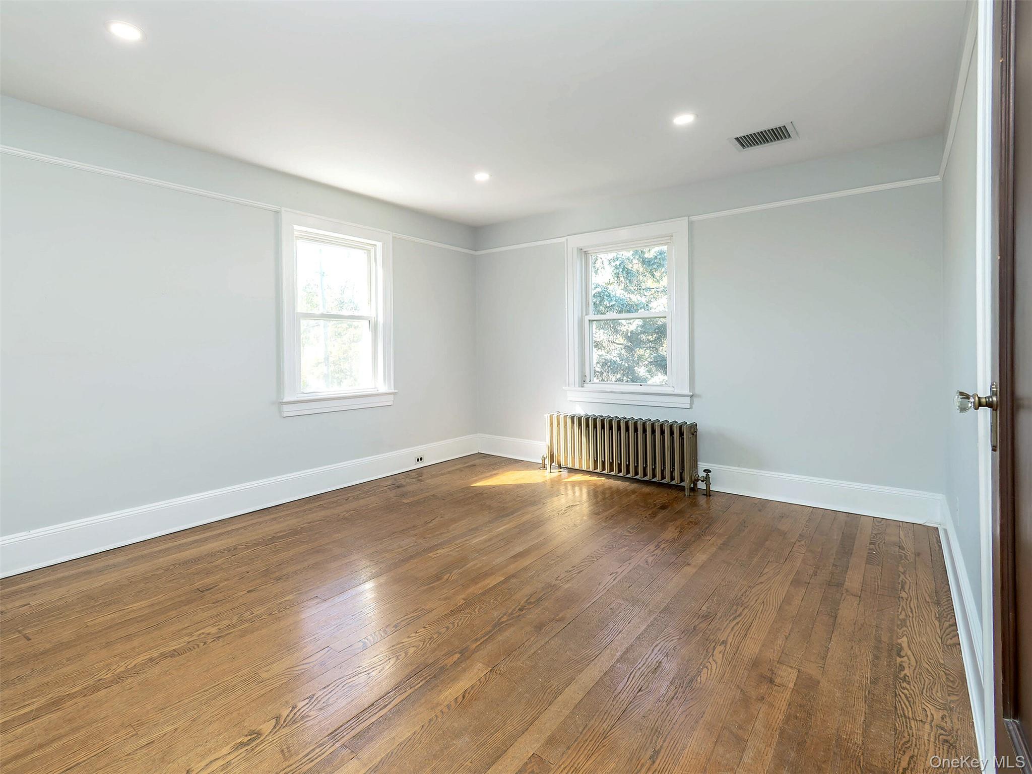 #17 photo, 16 Avenue A, ナッソー郡 Port Washington , NY 11050