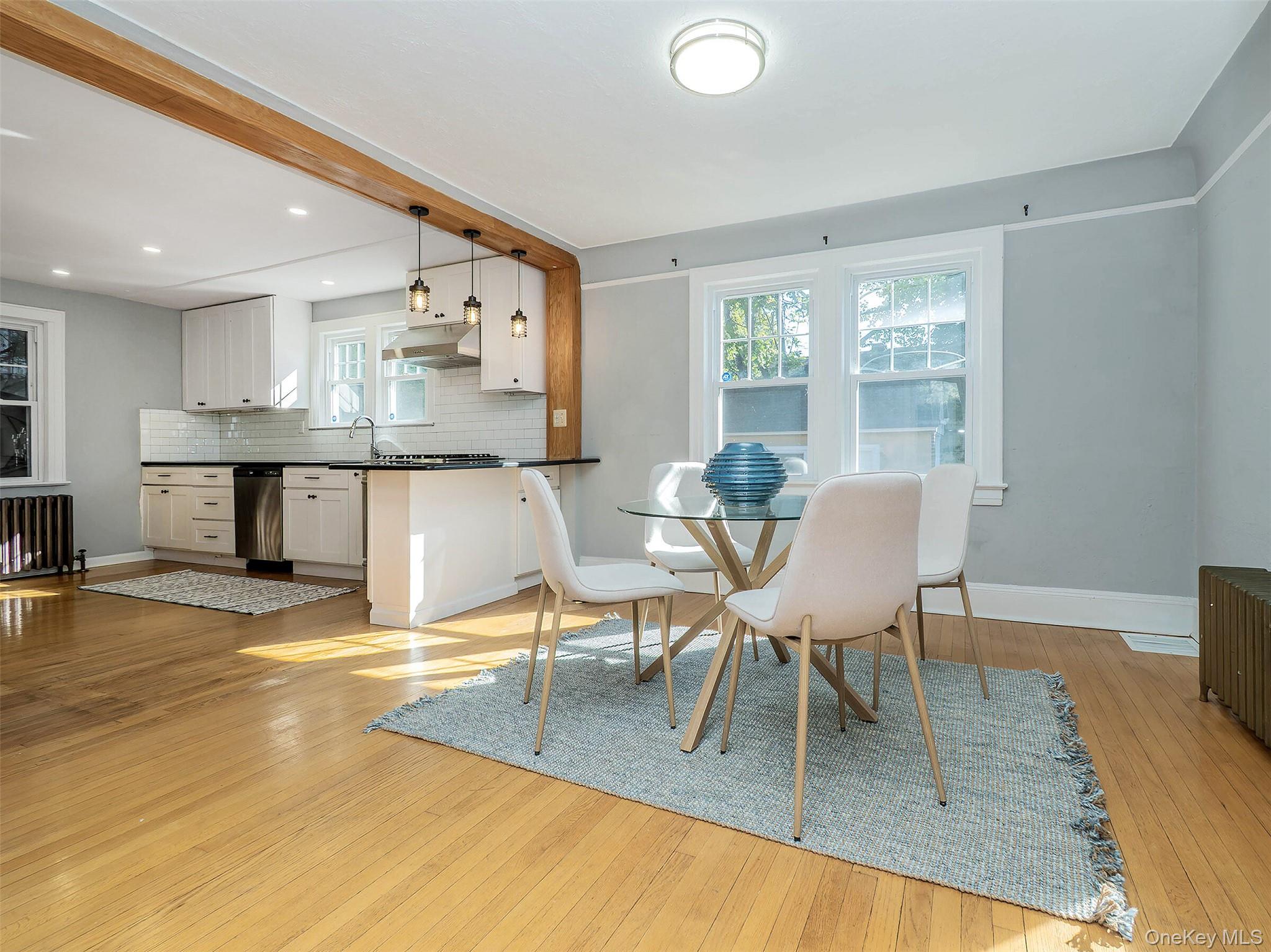 #8 photo, 16 Avenue A, ナッソー郡 Port Washington , NY 11050