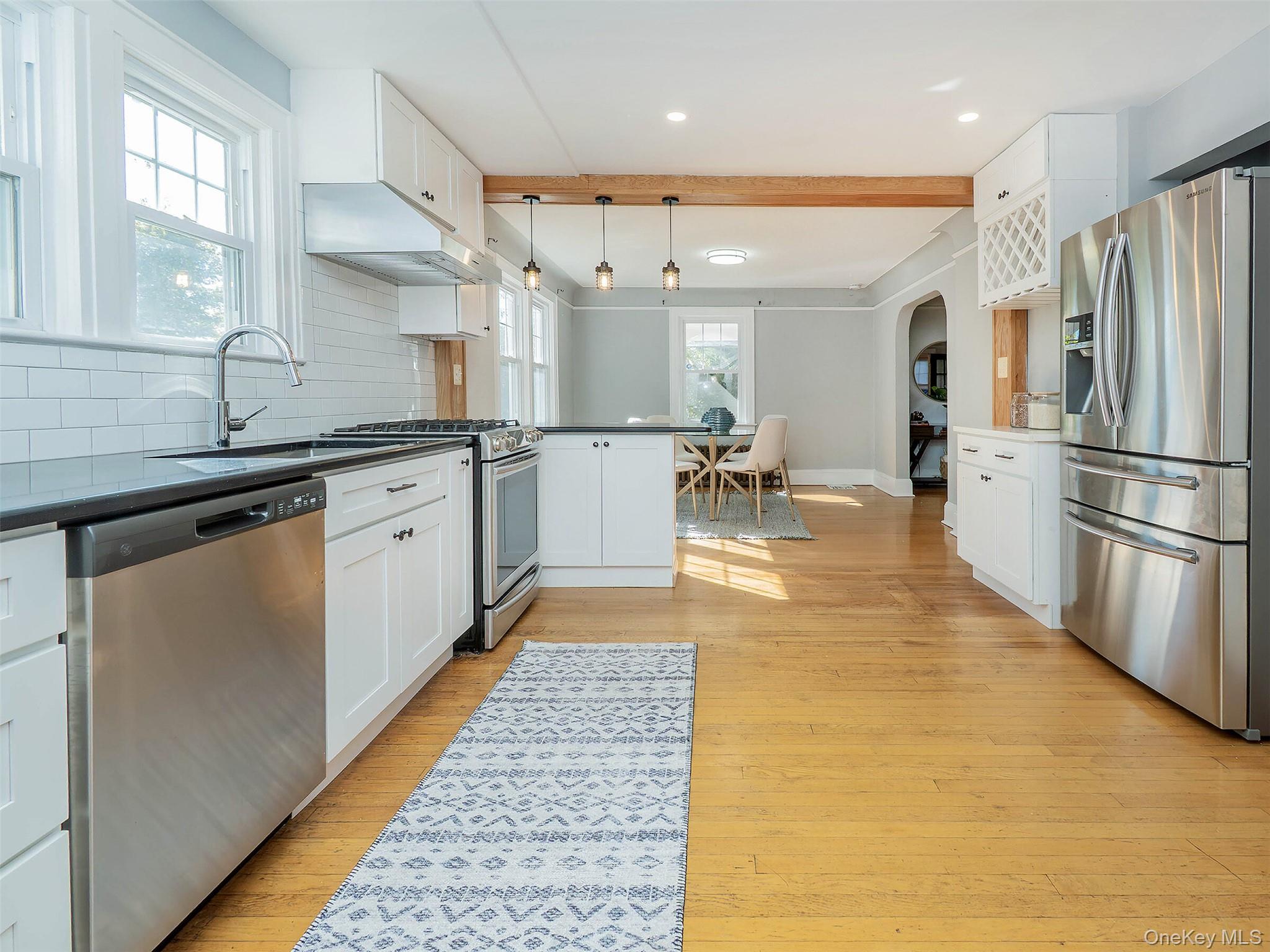 #9 photo, 16 Avenue A, ナッソー郡 Port Washington , NY 11050