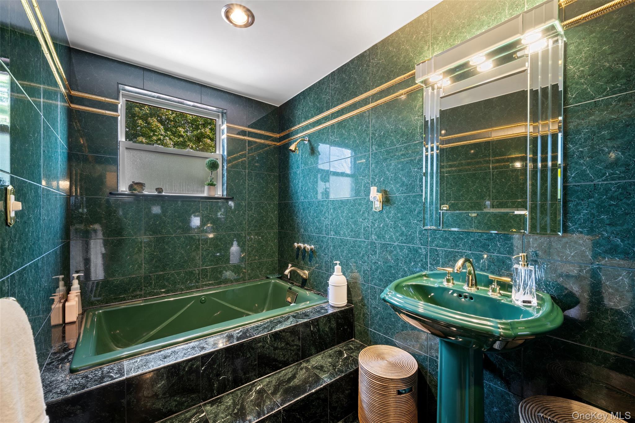 #17 photo, 51-01 64th Street, クイーンズ区 Woodside , NY 11377