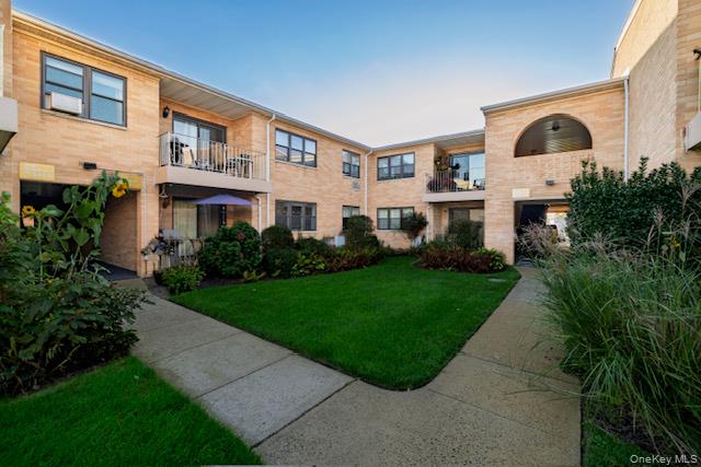 #3 photo, 214 Westend Avenue, ナッソー郡 Freeport , NY 11520