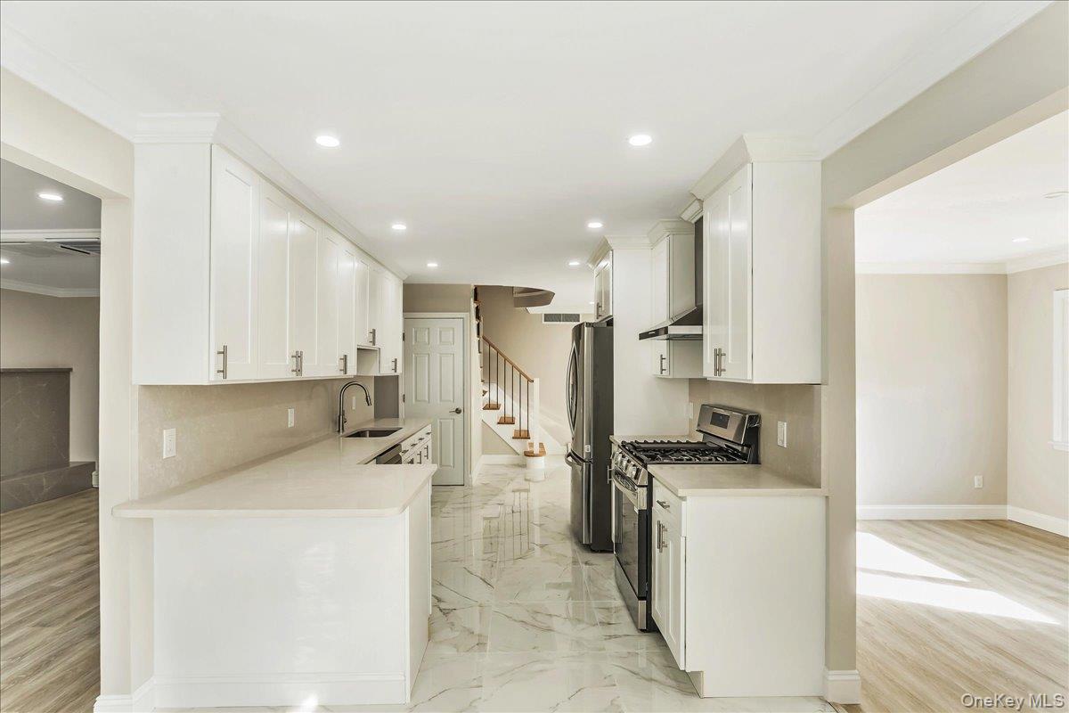 #11 photo, 75 Wesleyan Road, Smithtown , NY 11787