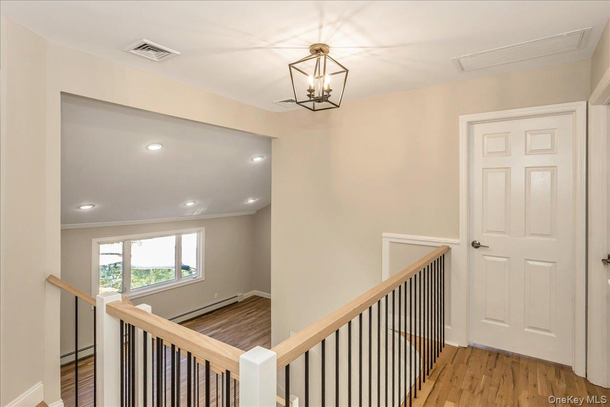 #20 photo, 75 Wesleyan Road, Smithtown , NY 11787