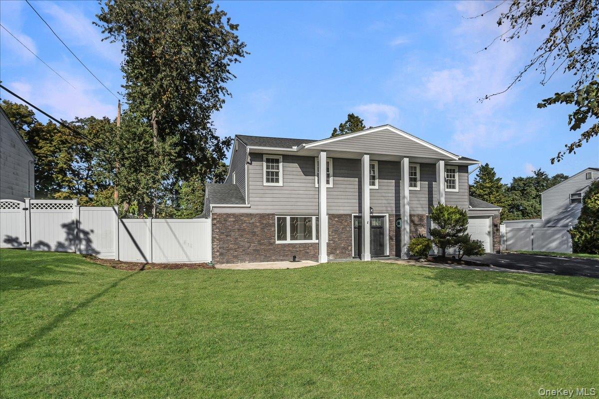 #3 photo, 75 Wesleyan Road, Smithtown , NY 11787