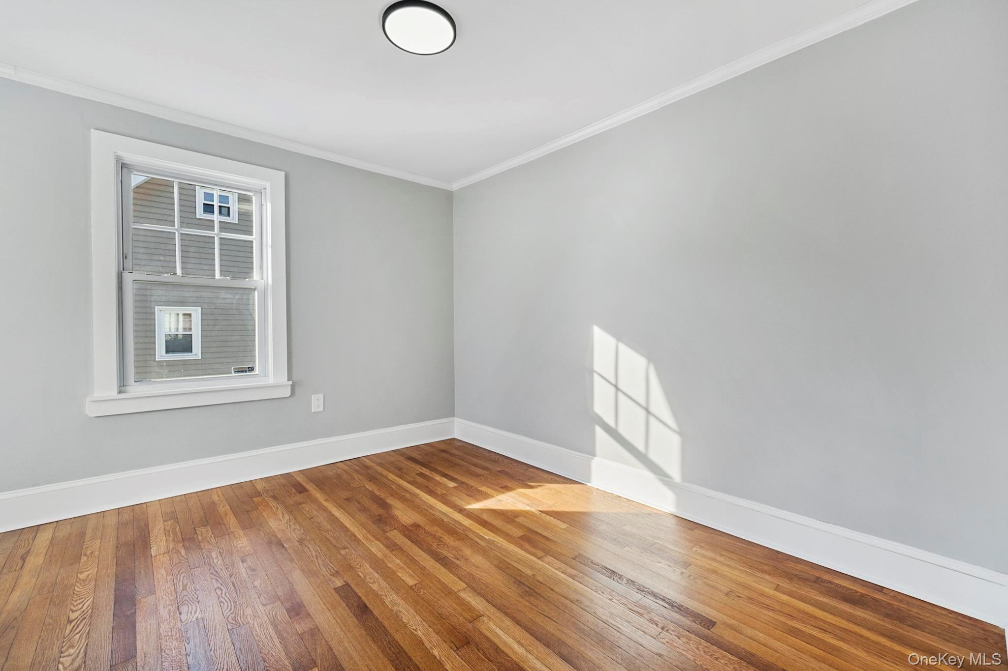 #11 photo, 36 New York Avenue, ナッソー郡 Freeport , NY 11520