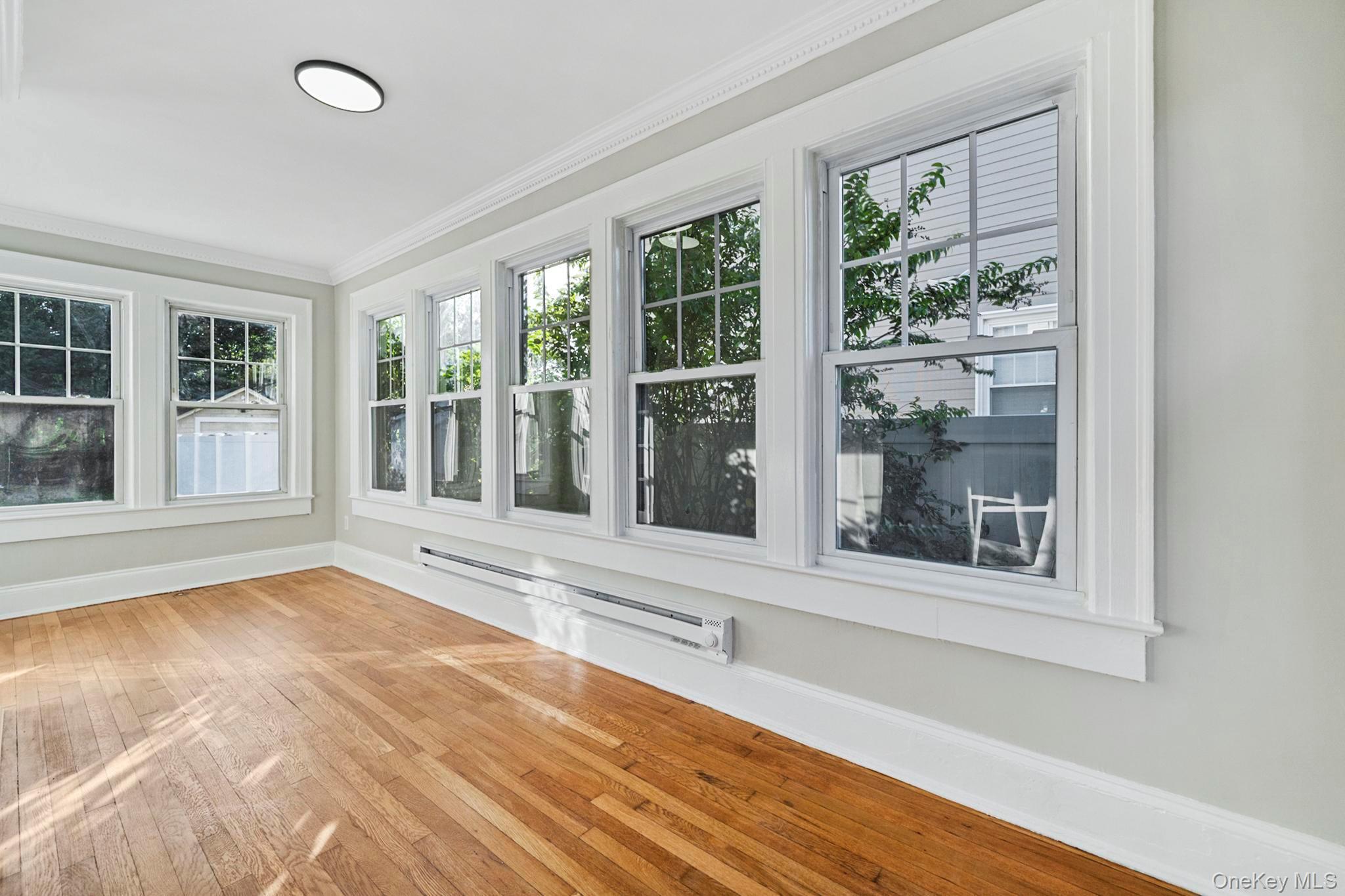 #13 photo, 36 New York Avenue, ナッソー郡 Freeport , NY 11520