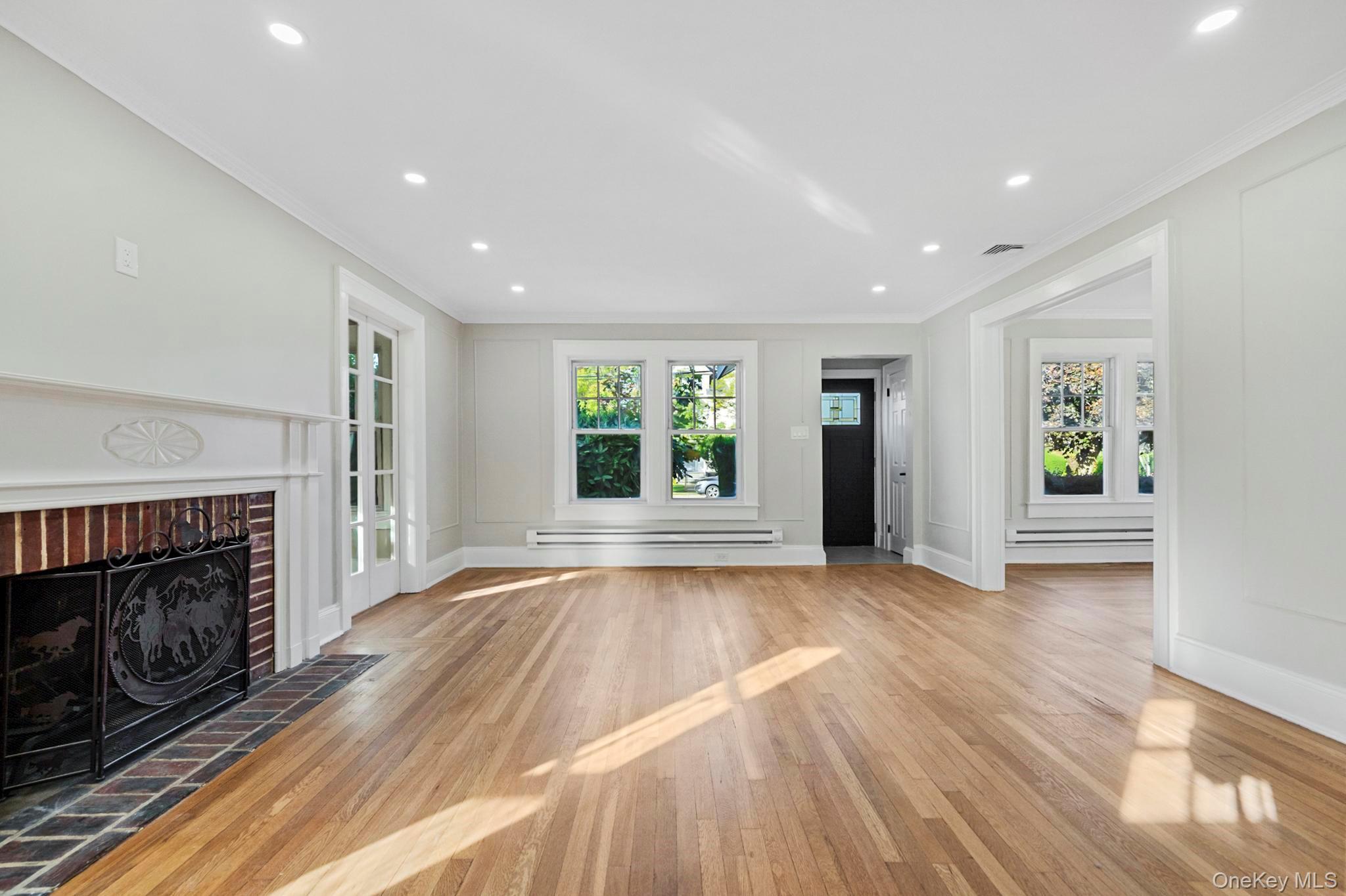 #14 photo, 36 New York Avenue, ナッソー郡 Freeport , NY 11520