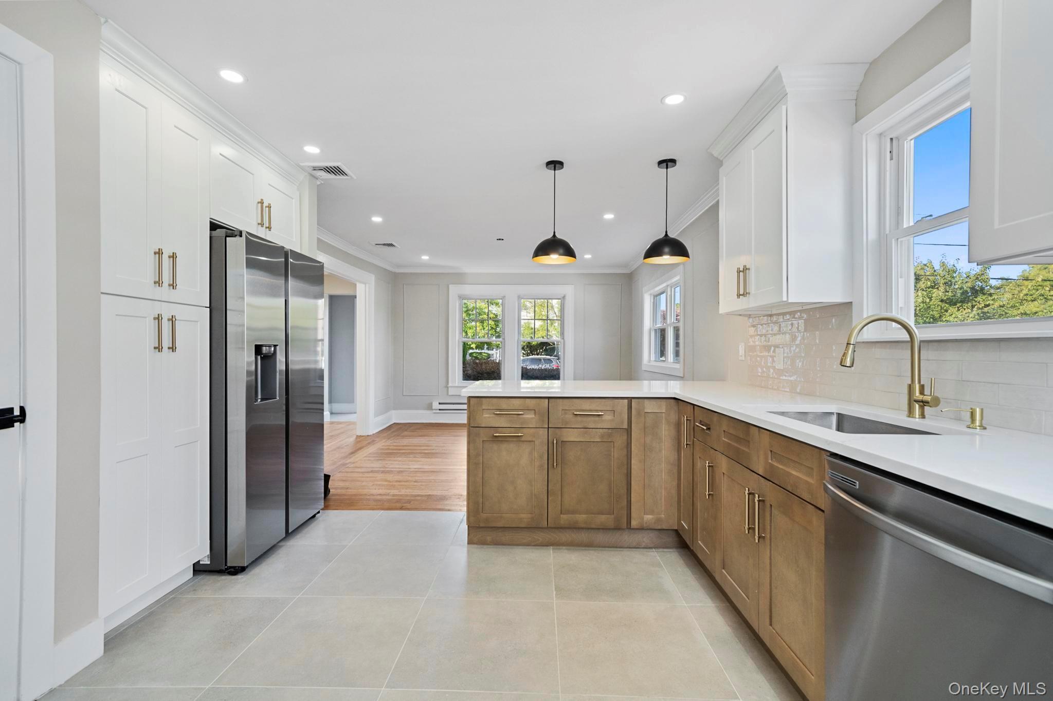 #3 photo, 36 New York Avenue, ナッソー郡 Freeport , NY 11520