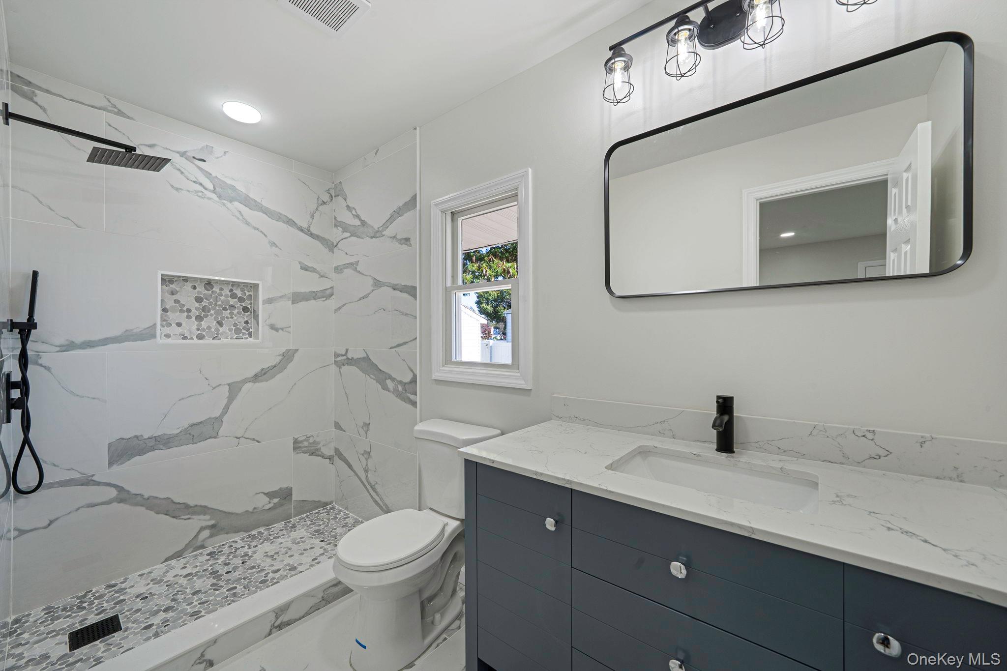 #16 photo, 109 Westwood Avenue, サフォーク郡 Deer Park , NY 11729