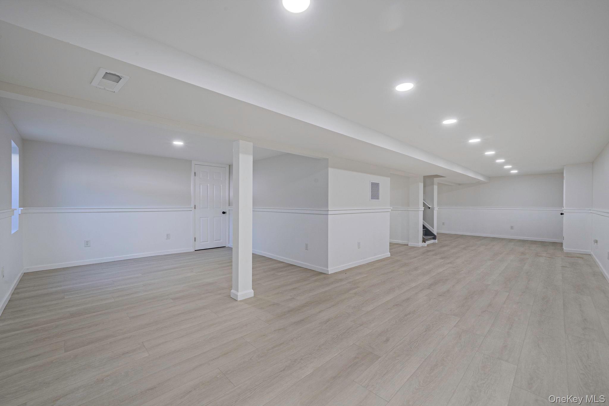 #19 photo, 109 Westwood Avenue, サフォーク郡 Deer Park , NY 11729