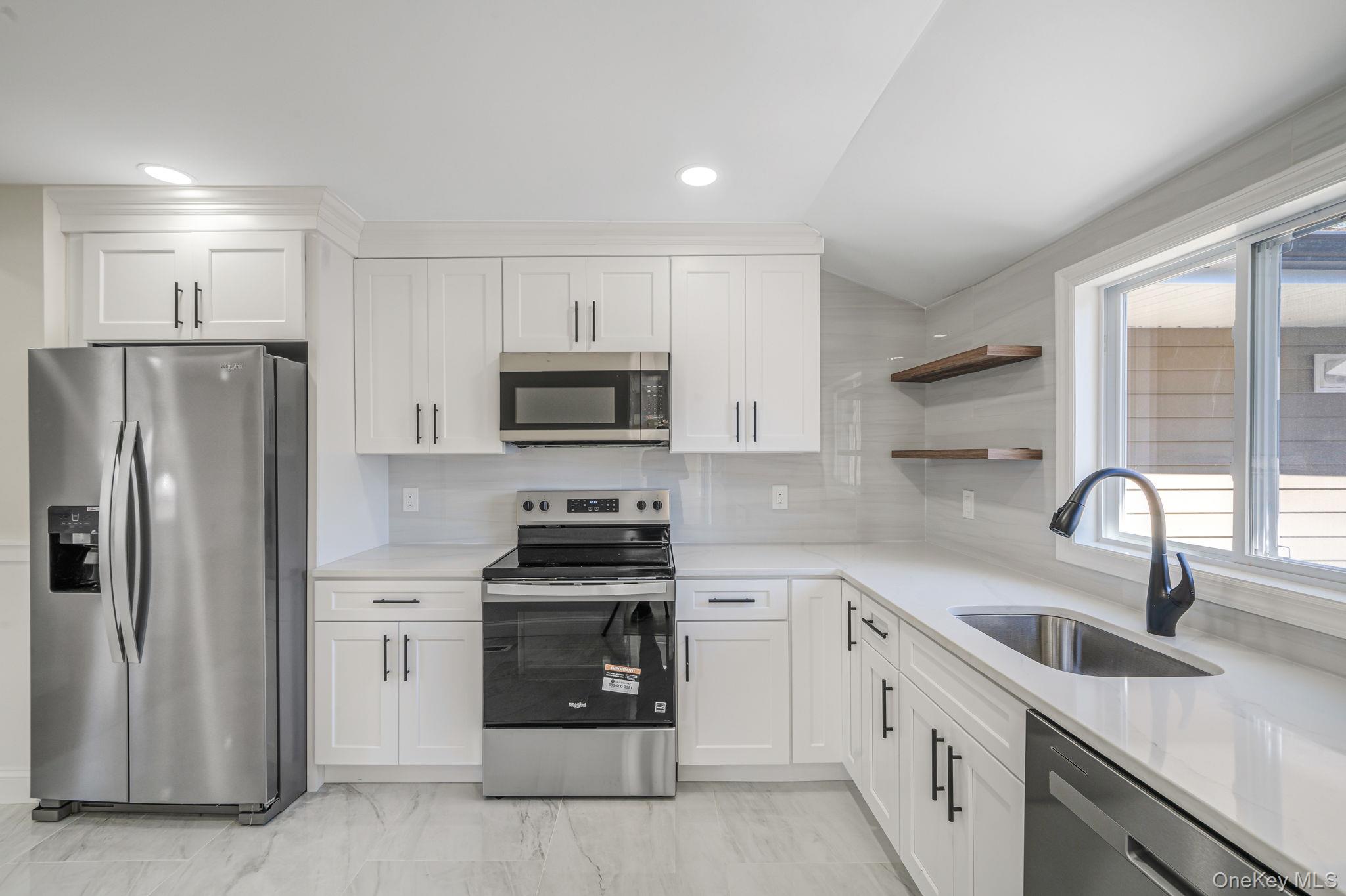 #8 photo, 109 Westwood Avenue, サフォーク郡 Deer Park , NY 11729