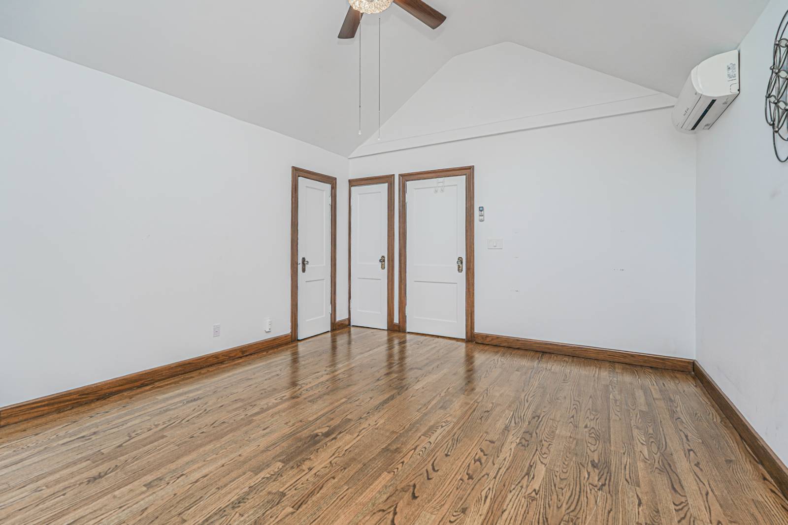 #25 photo, 114 Holly ave, Staten Island , NY 10308