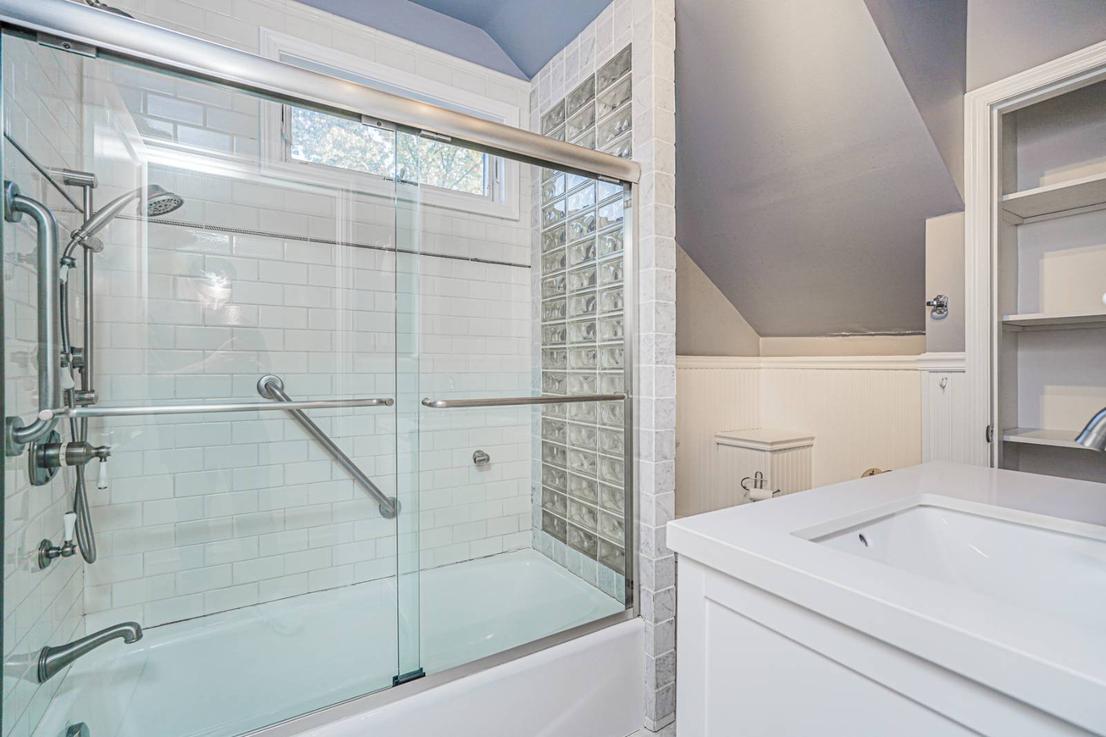 #30 photo, 114 Holly ave, Staten Island , NY 10308