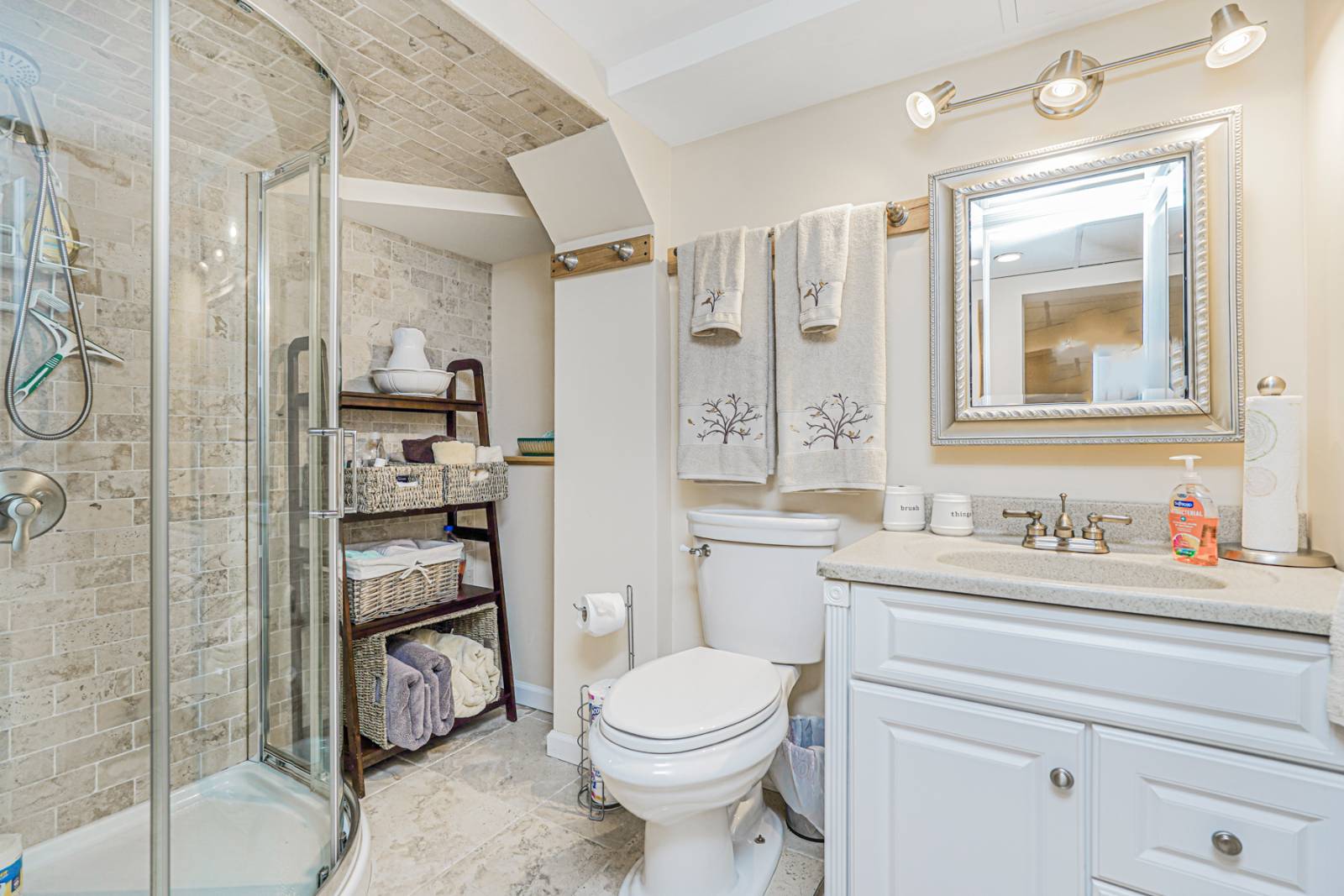 #35 photo, 114 Holly ave, Staten Island , NY 10308