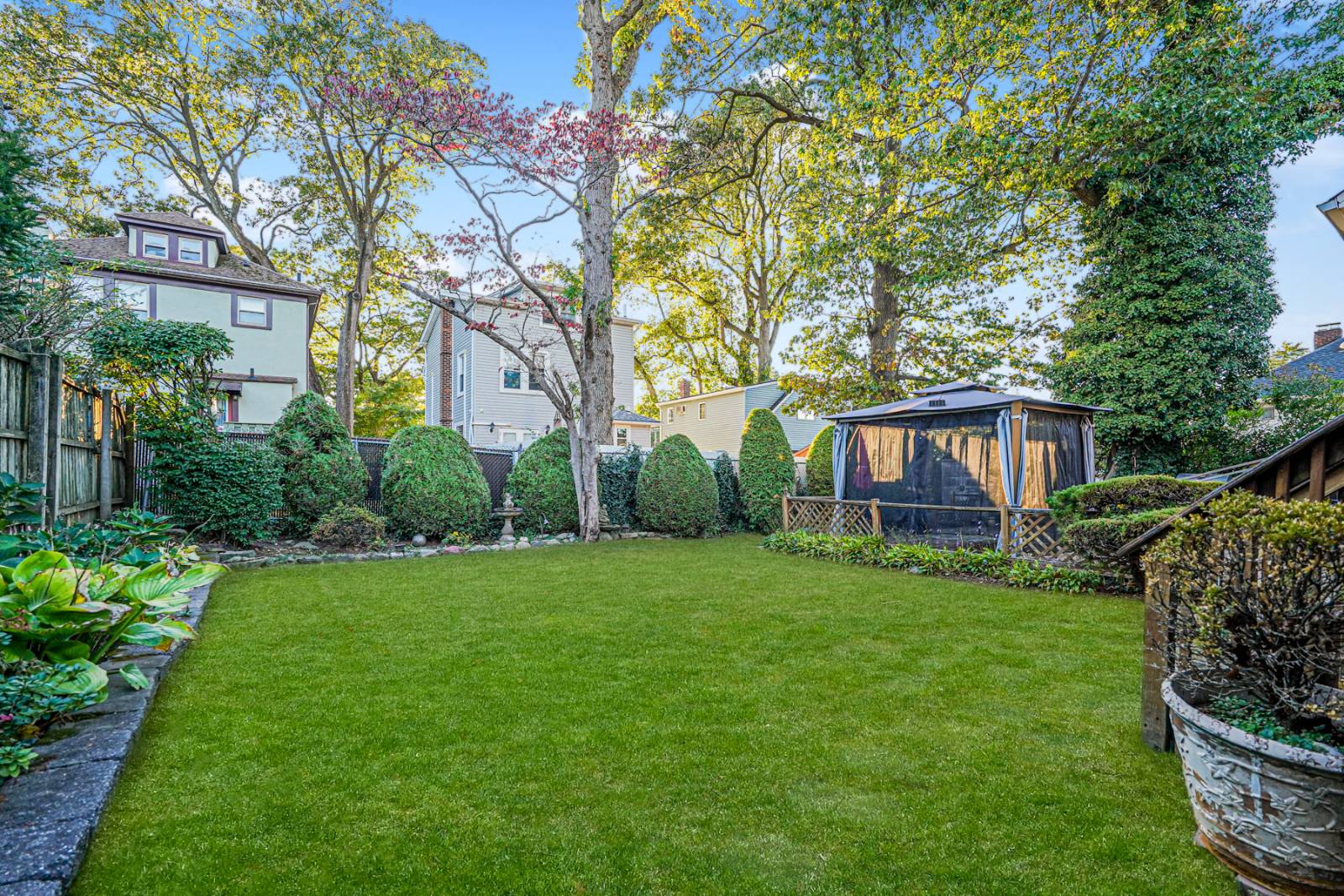 #41 photo, 114 Holly ave, Staten Island , NY 10308