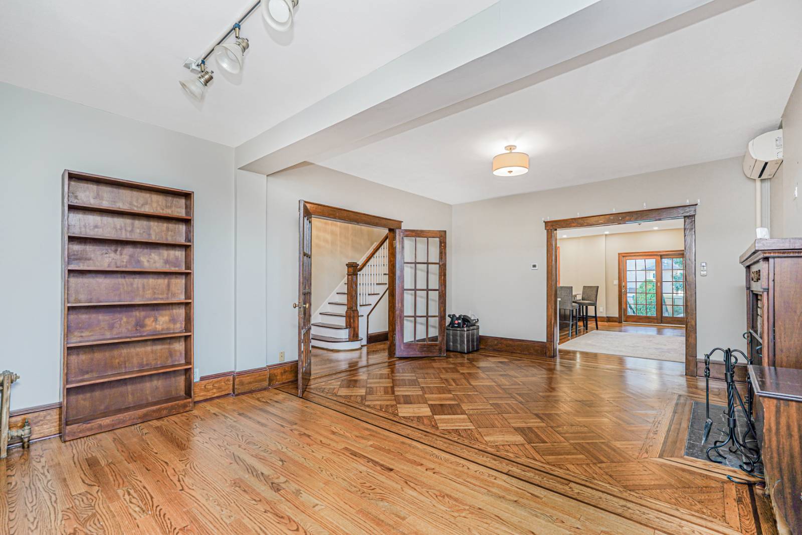 #5 photo, 114 Holly ave, Staten Island , NY 10308