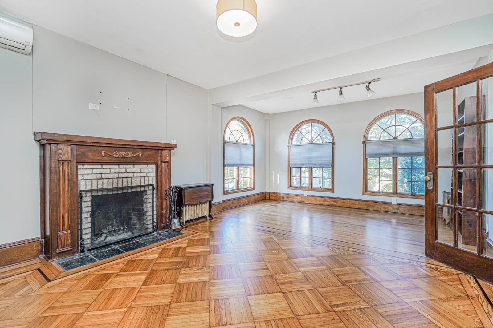 #7 photo, 114 Holly ave, Staten Island , NY 10308