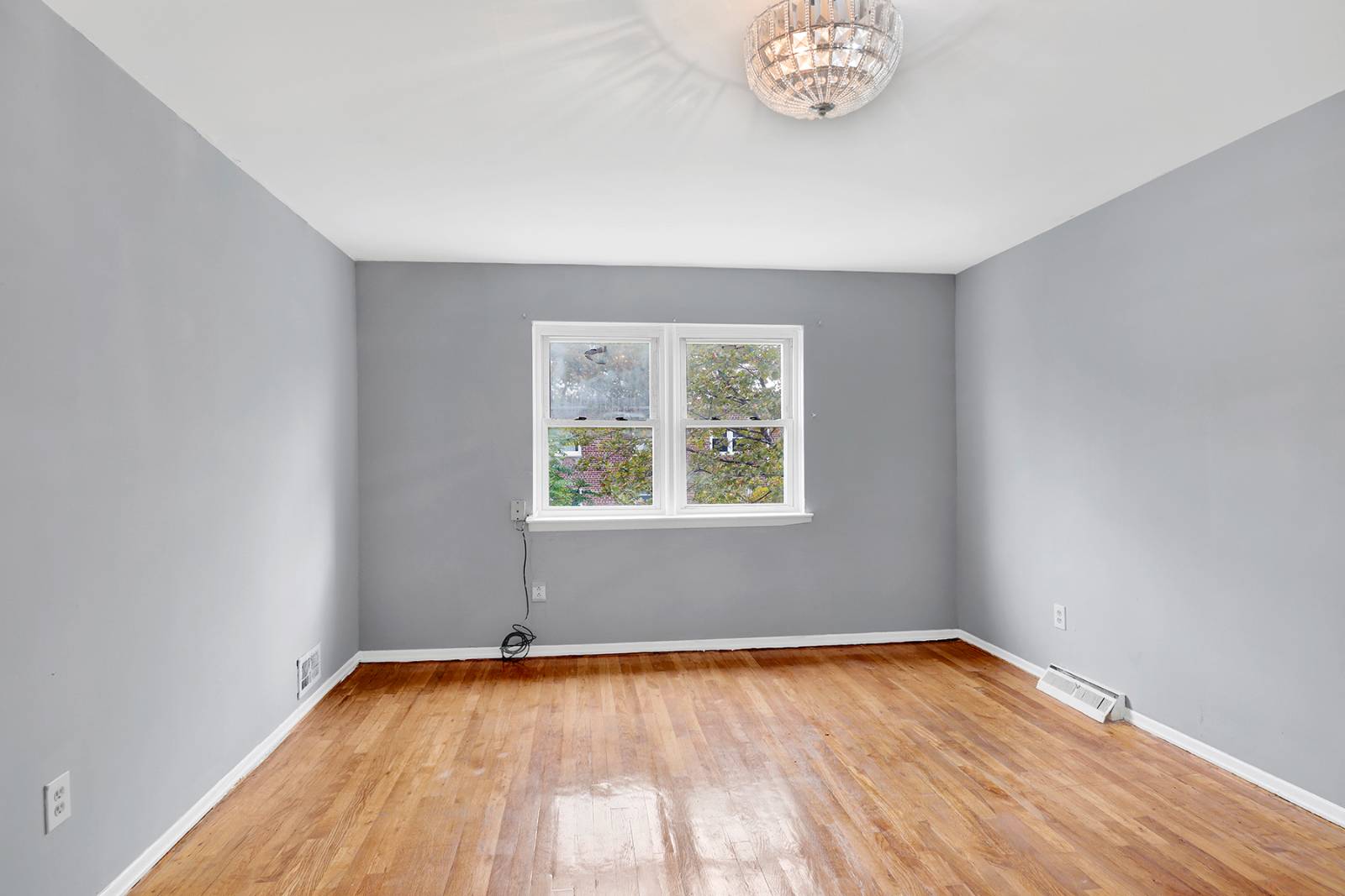 #16 photo, 615 E 57th St, ブルックリン区 East Flatbush , NY 11234