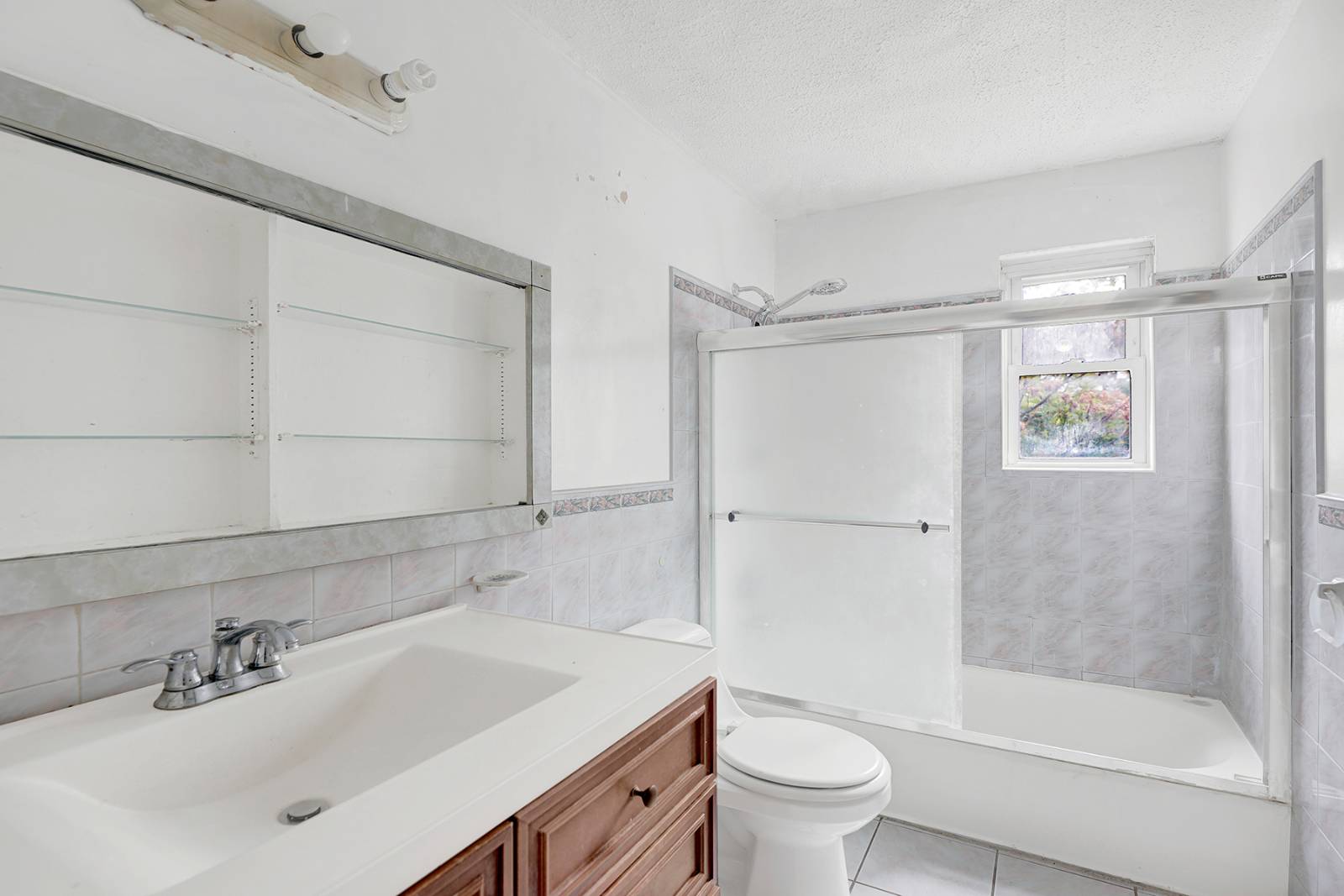 #22 photo, 615 E 57th St, ブルックリン区 East Flatbush , NY 11234