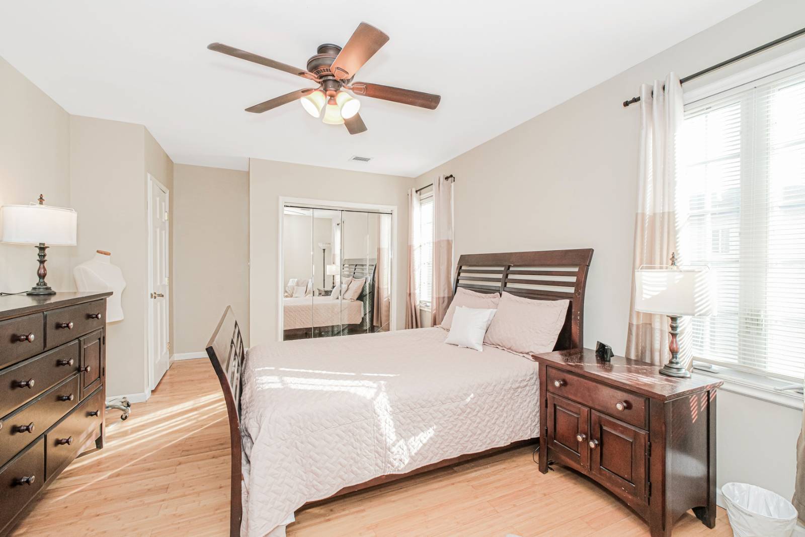 #24 photo, 44 Quintard St., スタテンアイランド Staten Island , NY 10305