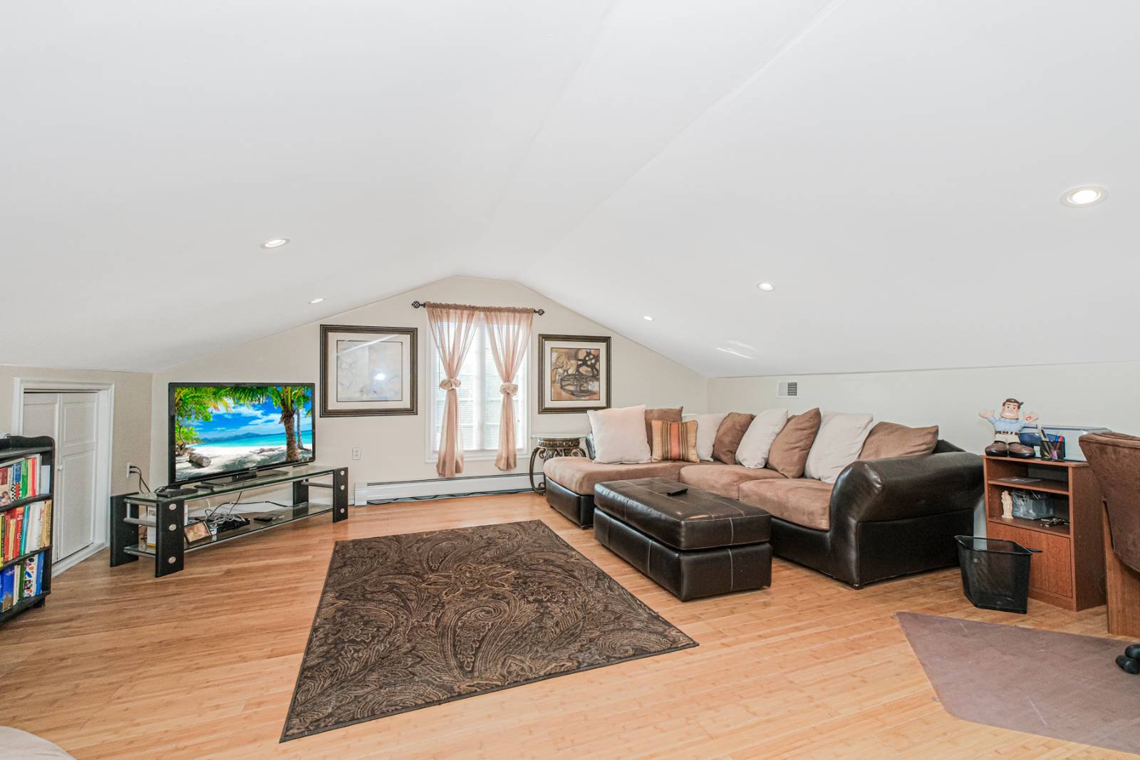 #28 photo, 44 Quintard St., スタテンアイランド Staten Island , NY 10305