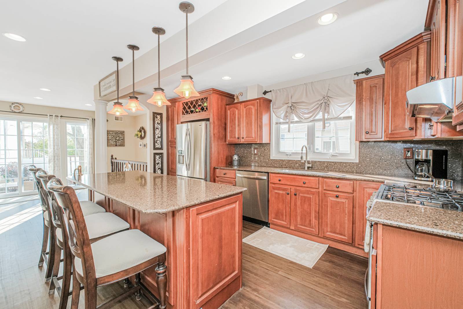 #8 photo, 44 Quintard St., スタテンアイランド Staten Island , NY 10305