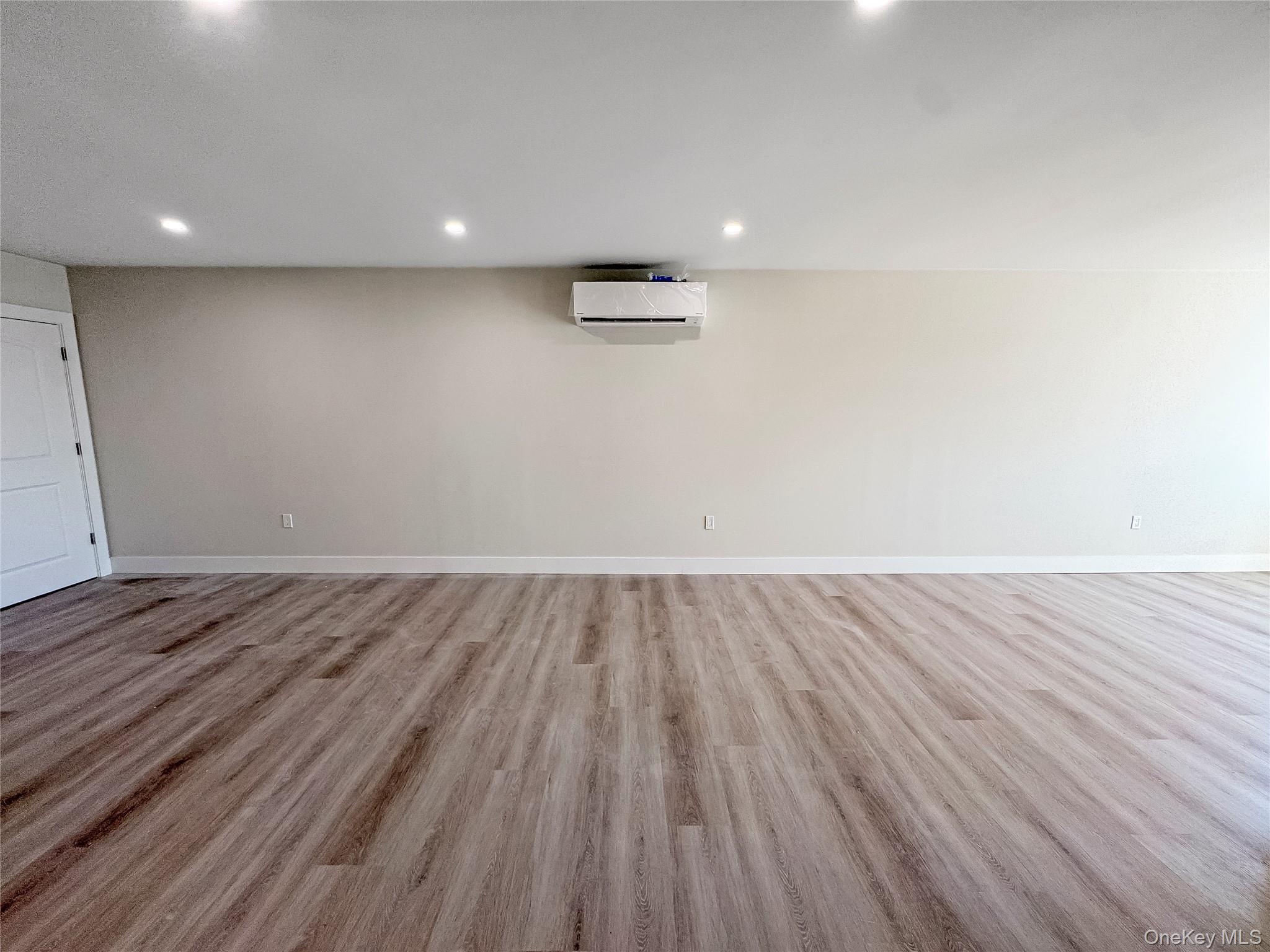 #11 photo, 110 Jericho Turnpike, ナッソー郡 Mineola , NY 11501