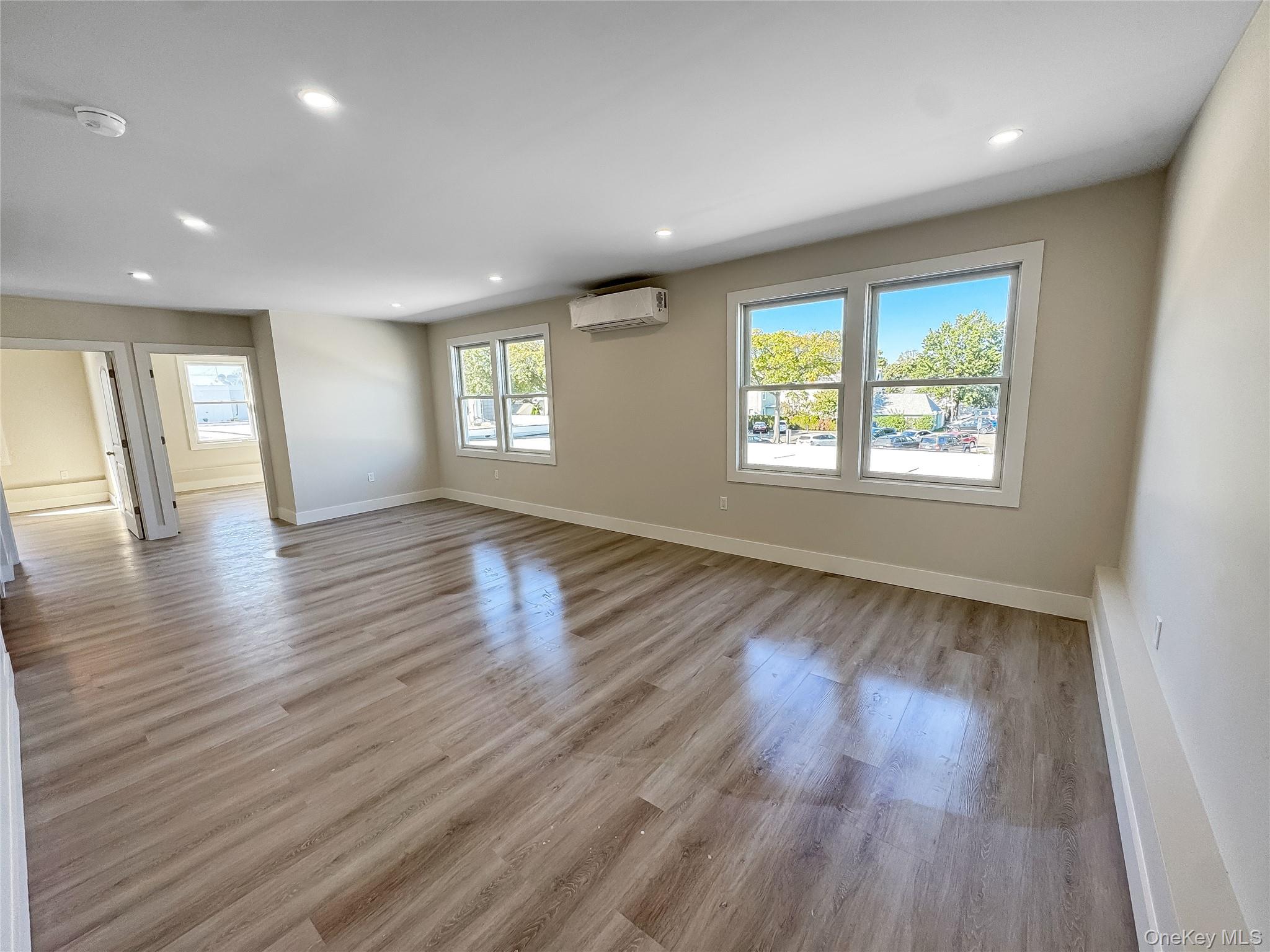 #3 photo, 110 Jericho Turnpike, ナッソー郡 Mineola , NY 11501