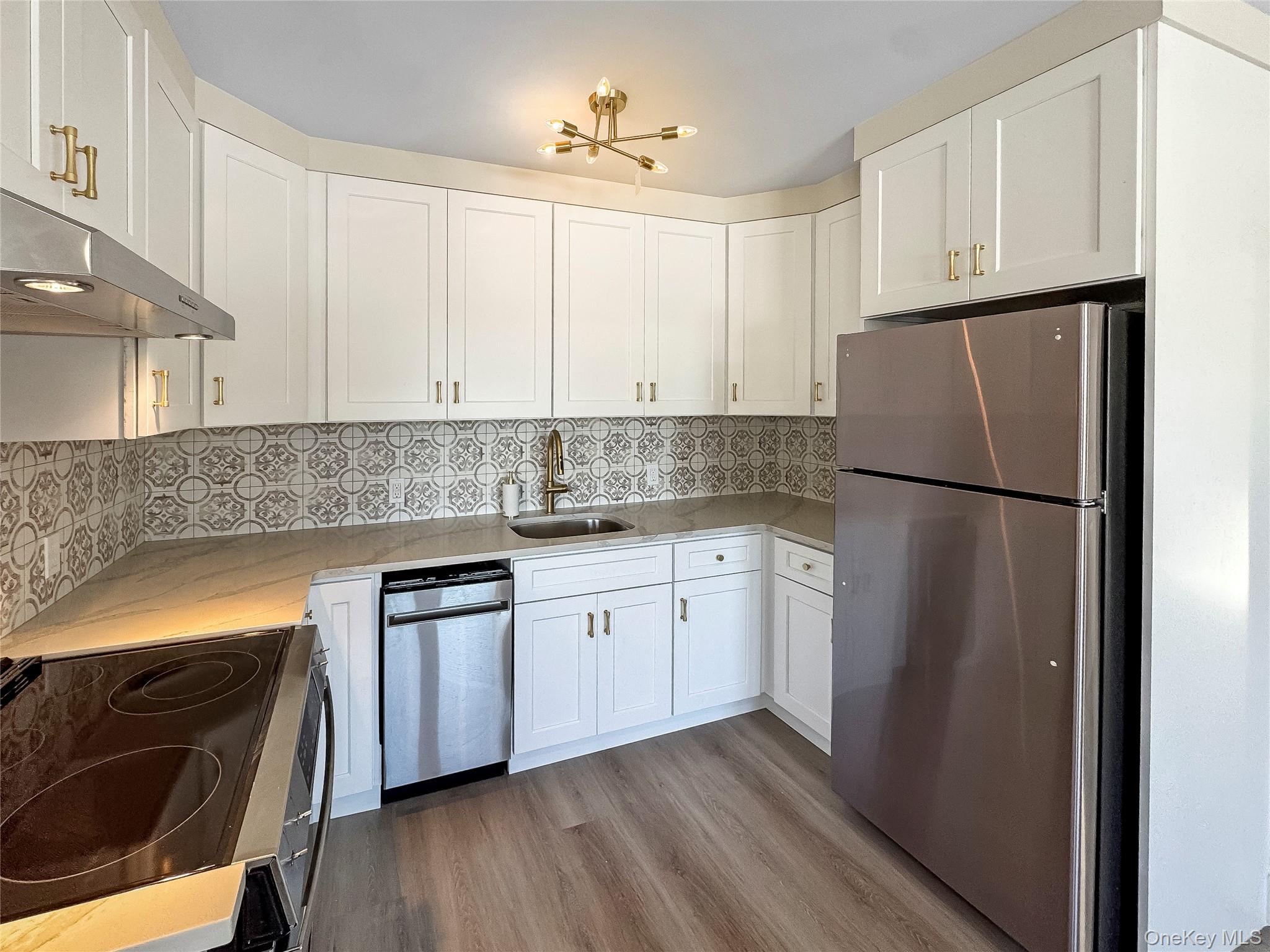 #6 photo, 110 Jericho Turnpike, ナッソー郡 Mineola , NY 11501