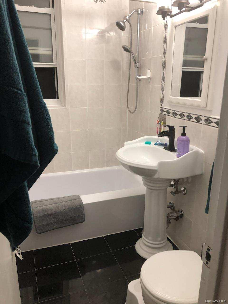 #2 photo, 3176 Decatur Avenue, ブロンクス区 Bronx , NY 10467