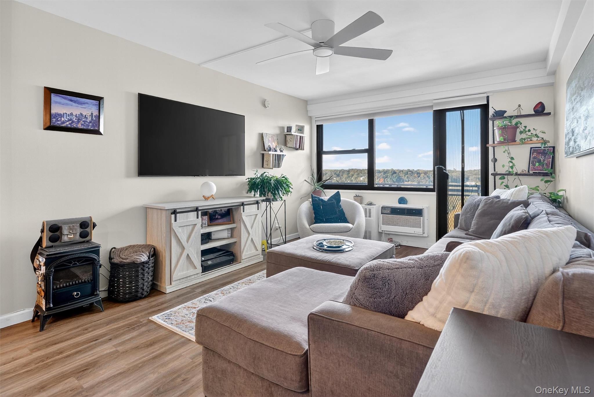 #15 photo, 155 Ferris Avenue, White Plains , NY 10603