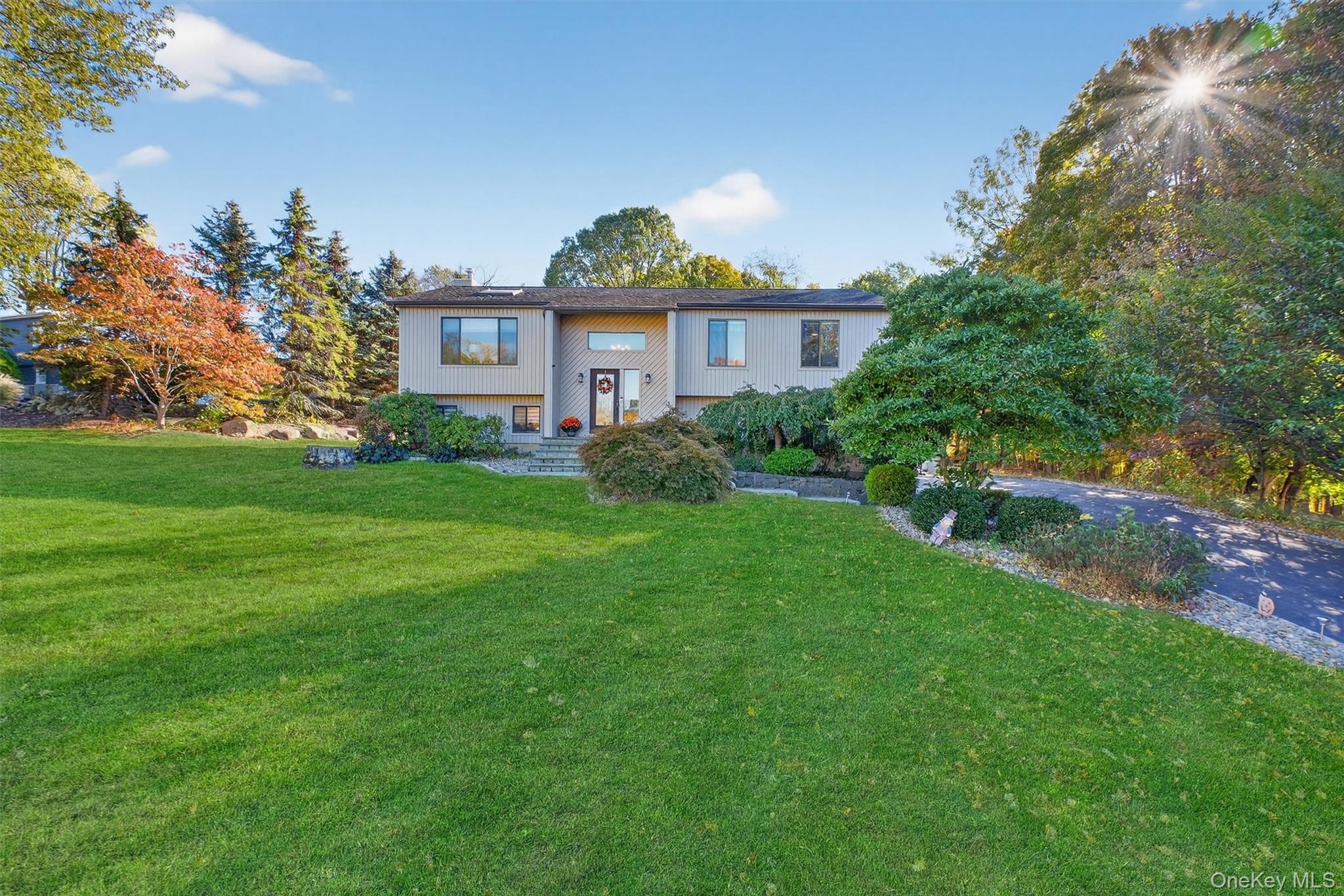 #1 photo, 33 Santino Court, Mahopac , NY 10541