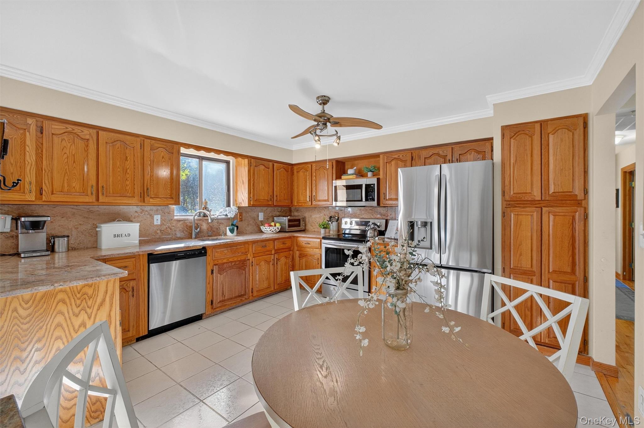 #9 photo, 33 Santino Court, Mahopac , NY 10541