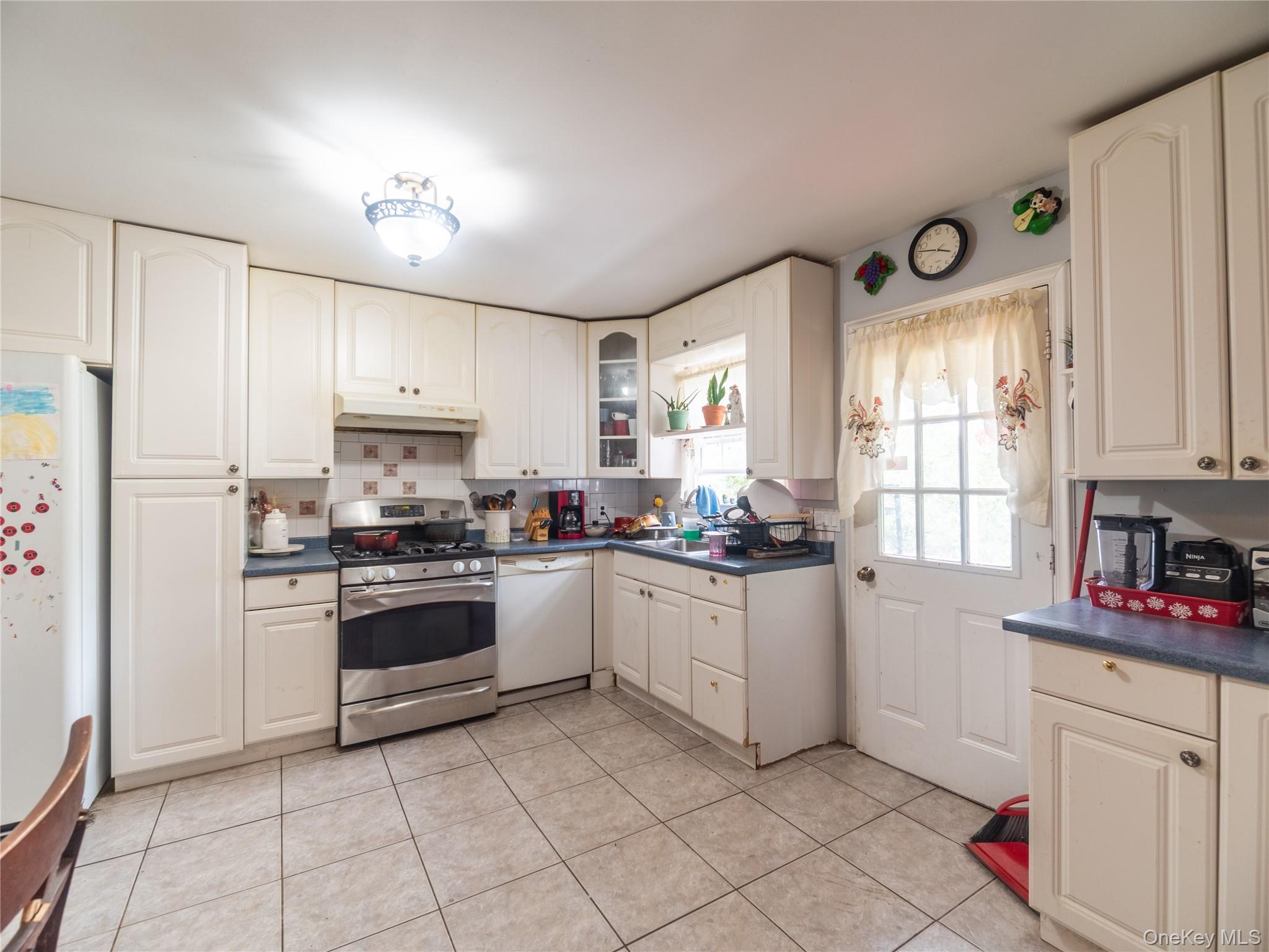 #5 photo, 106 Grace Church Street, Port Chester , NY 10573