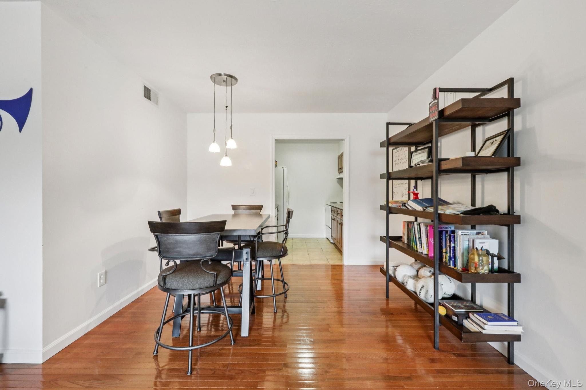 #11 photo, 2006 Baldwin Lane, Newburgh , NY 12550